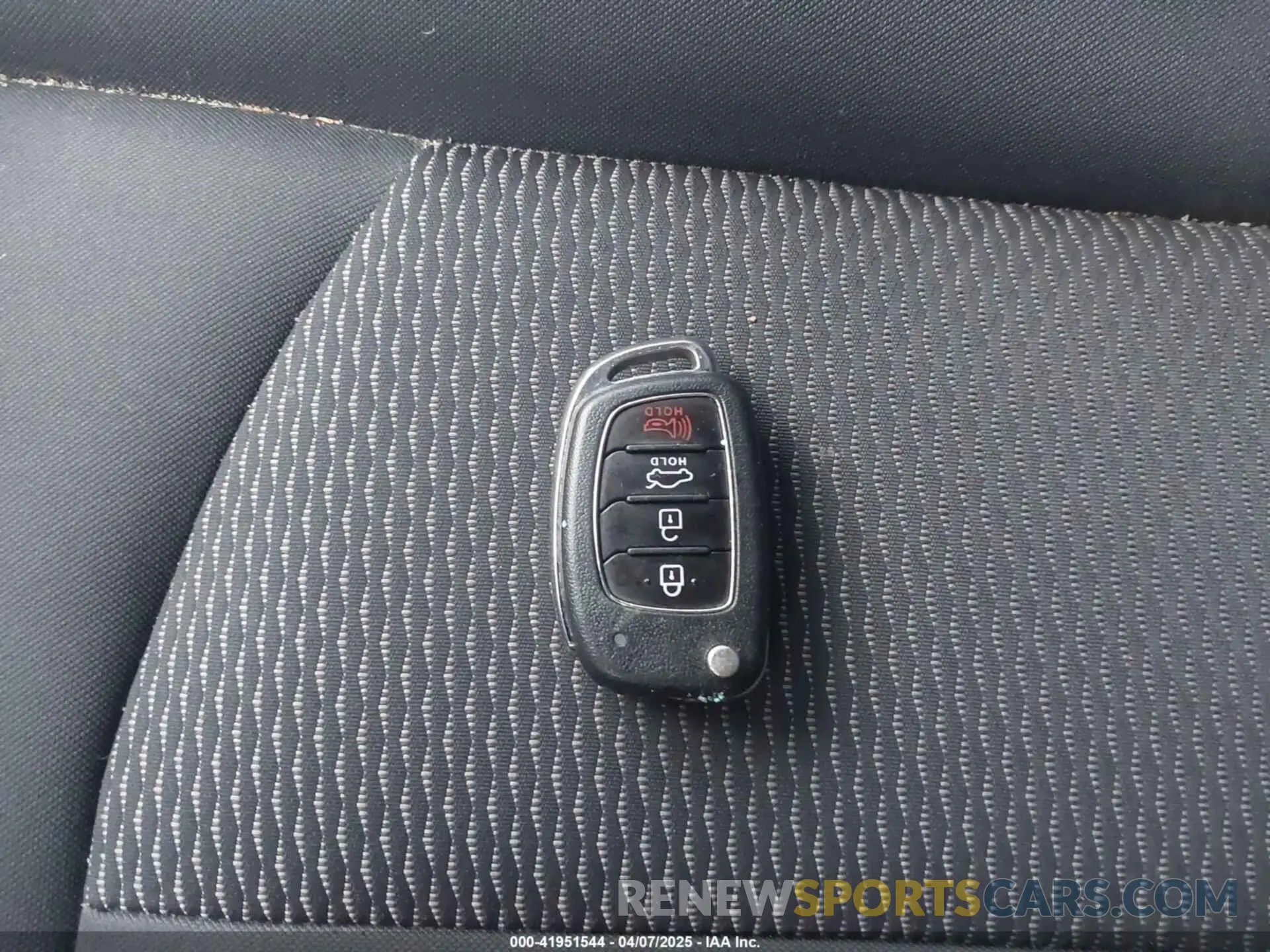11 Photograph of a damaged car 5NPE24AF2KH788733 HYUNDAI SONATA 2019