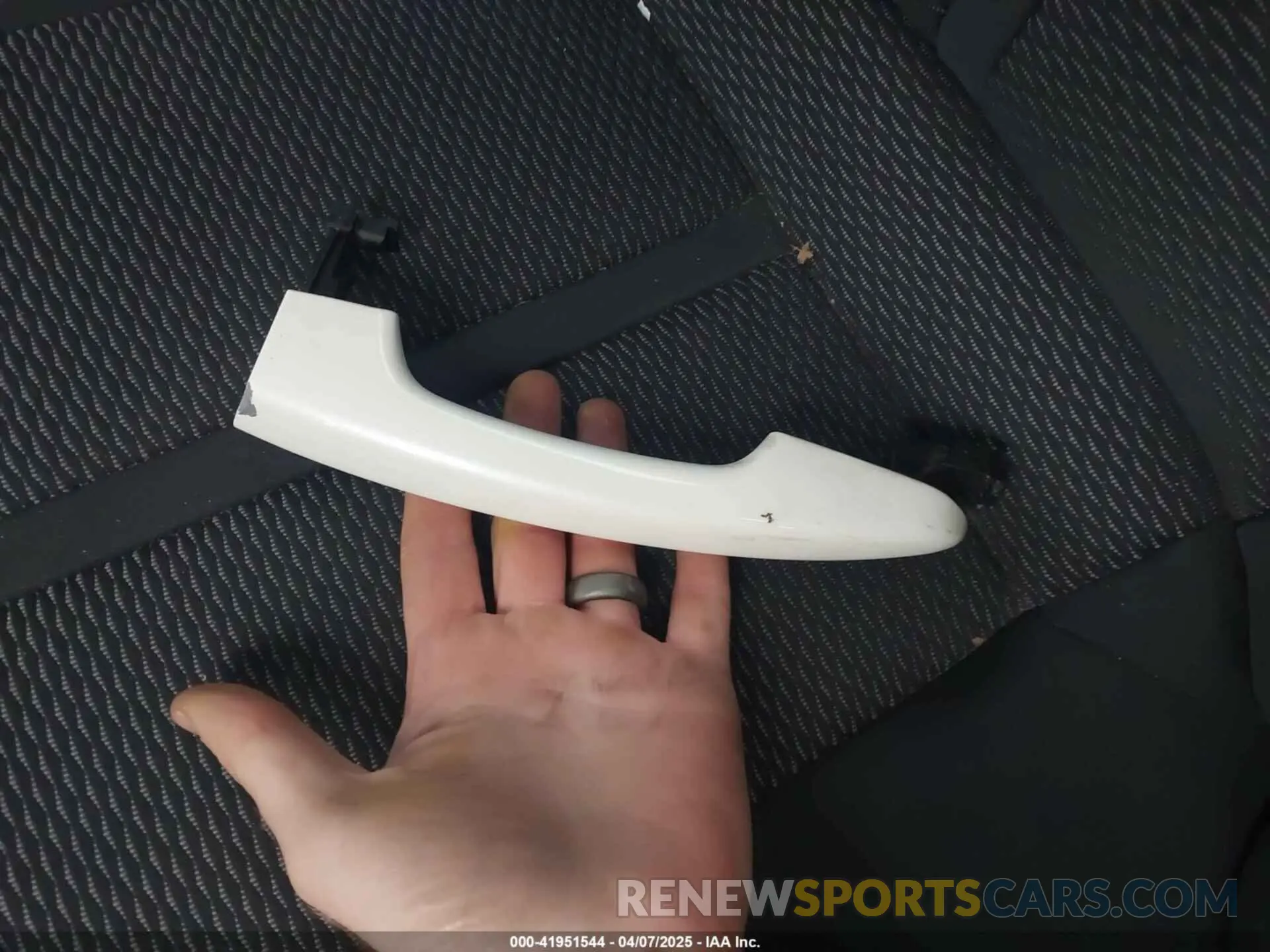 12 Photograph of a damaged car 5NPE24AF2KH788733 HYUNDAI SONATA 2019