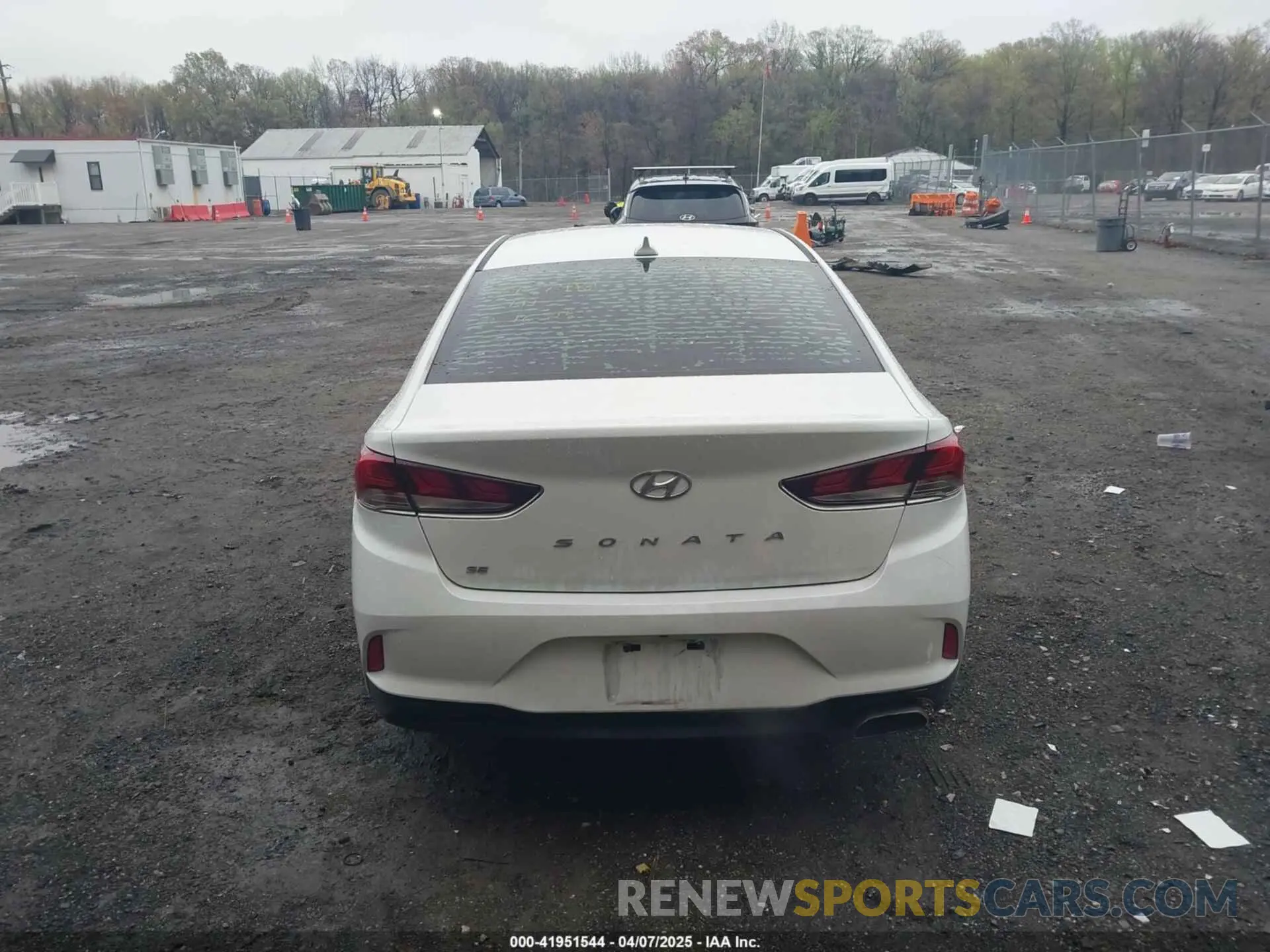 17 Photograph of a damaged car 5NPE24AF2KH788733 HYUNDAI SONATA 2019