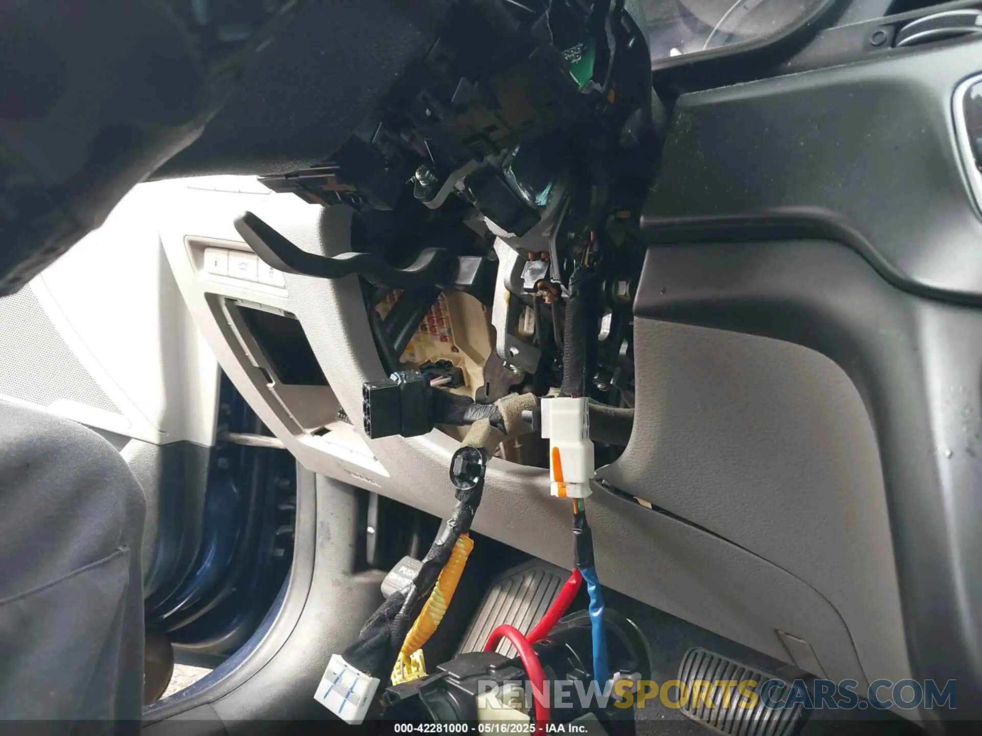 17 Photograph of a damaged car 5NPE24AF2KH789977 HYUNDAI SONATA 2019