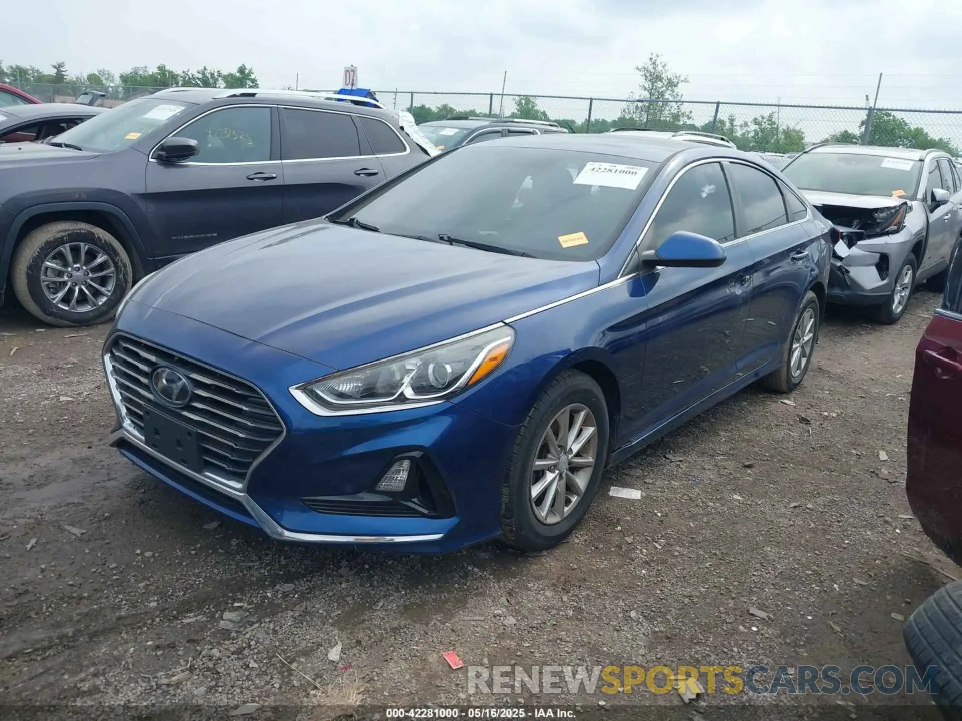 2 Photograph of a damaged car 5NPE24AF2KH789977 HYUNDAI SONATA 2019