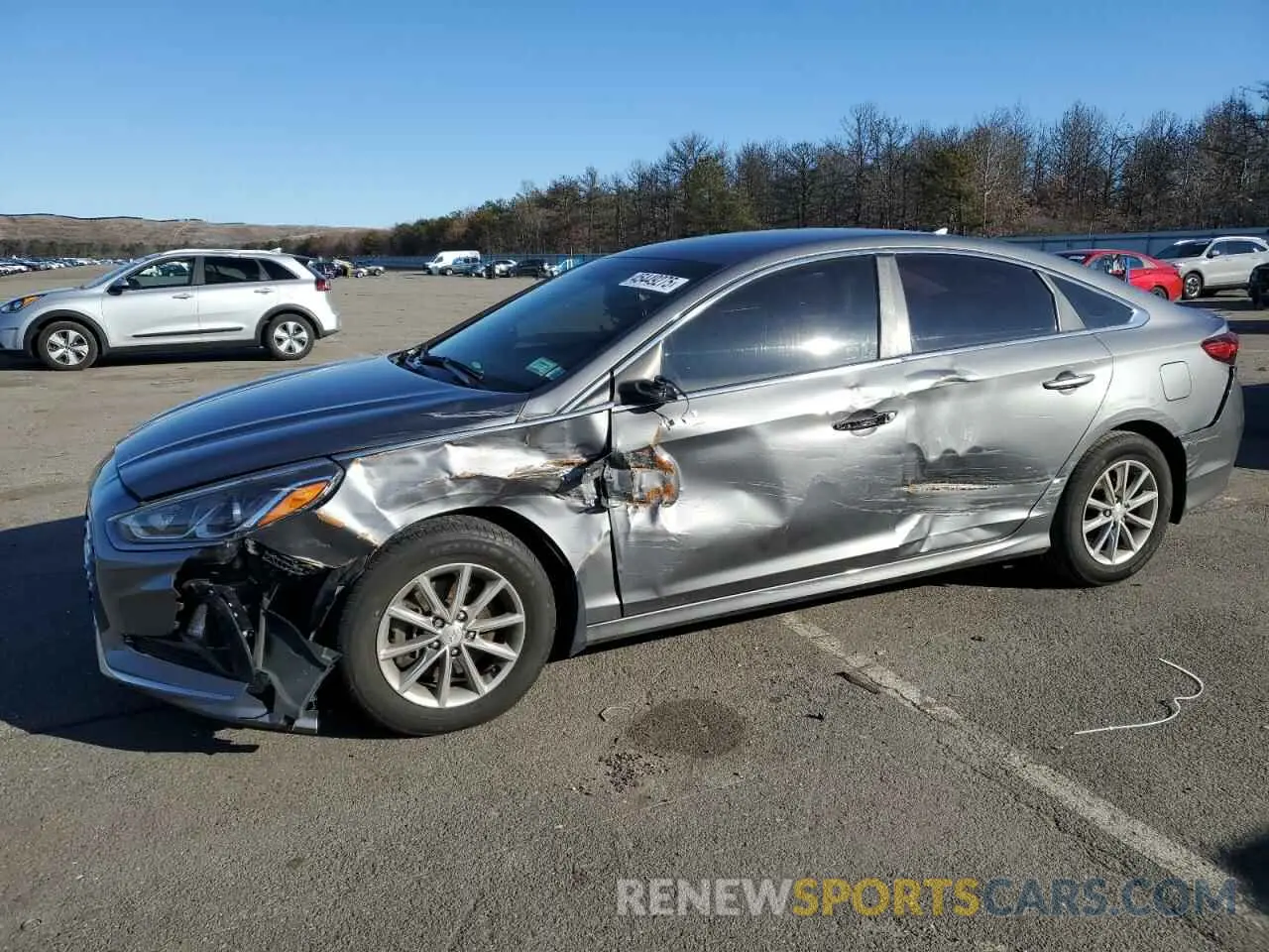 1 Photograph of a damaged car 5NPE24AF2KH803280 HYUNDAI SONATA 2019