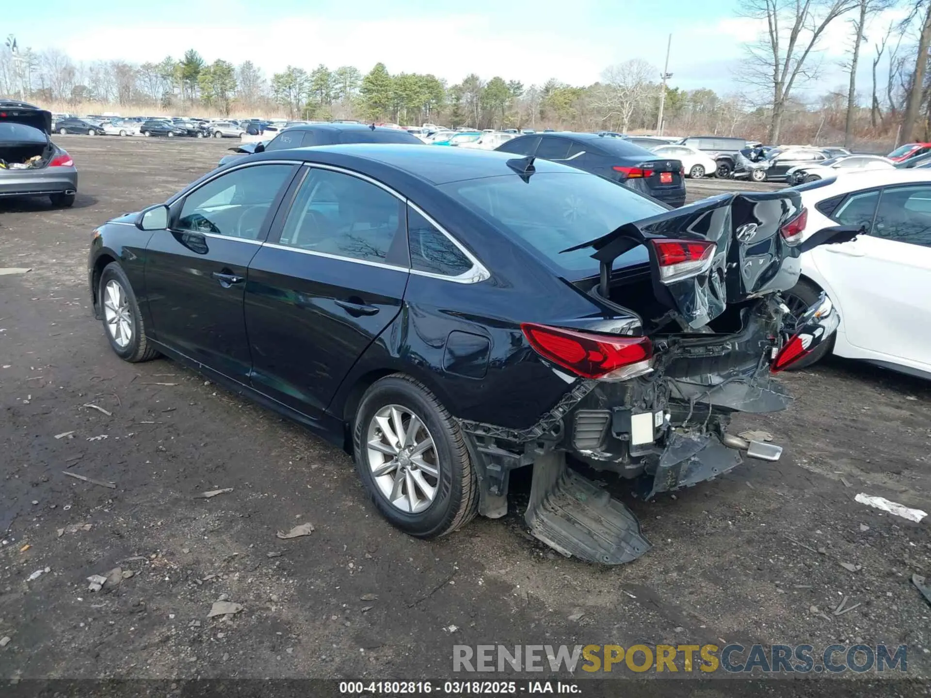 3 Photograph of a damaged car 5NPE24AF3KH729982 HYUNDAI SONATA 2019
