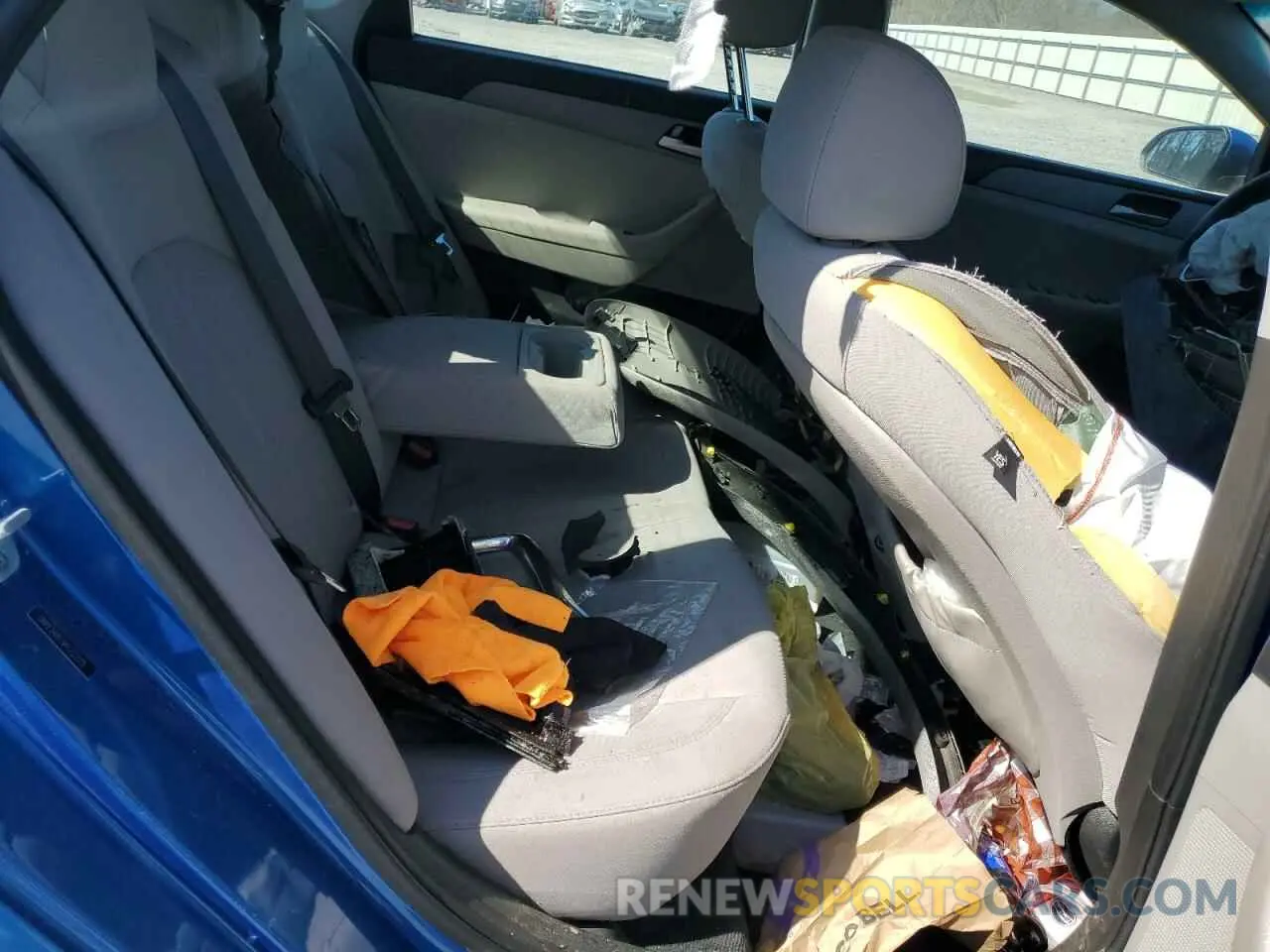 10 Photograph of a damaged car 5NPE24AF3KH733515 HYUNDAI SONATA 2019