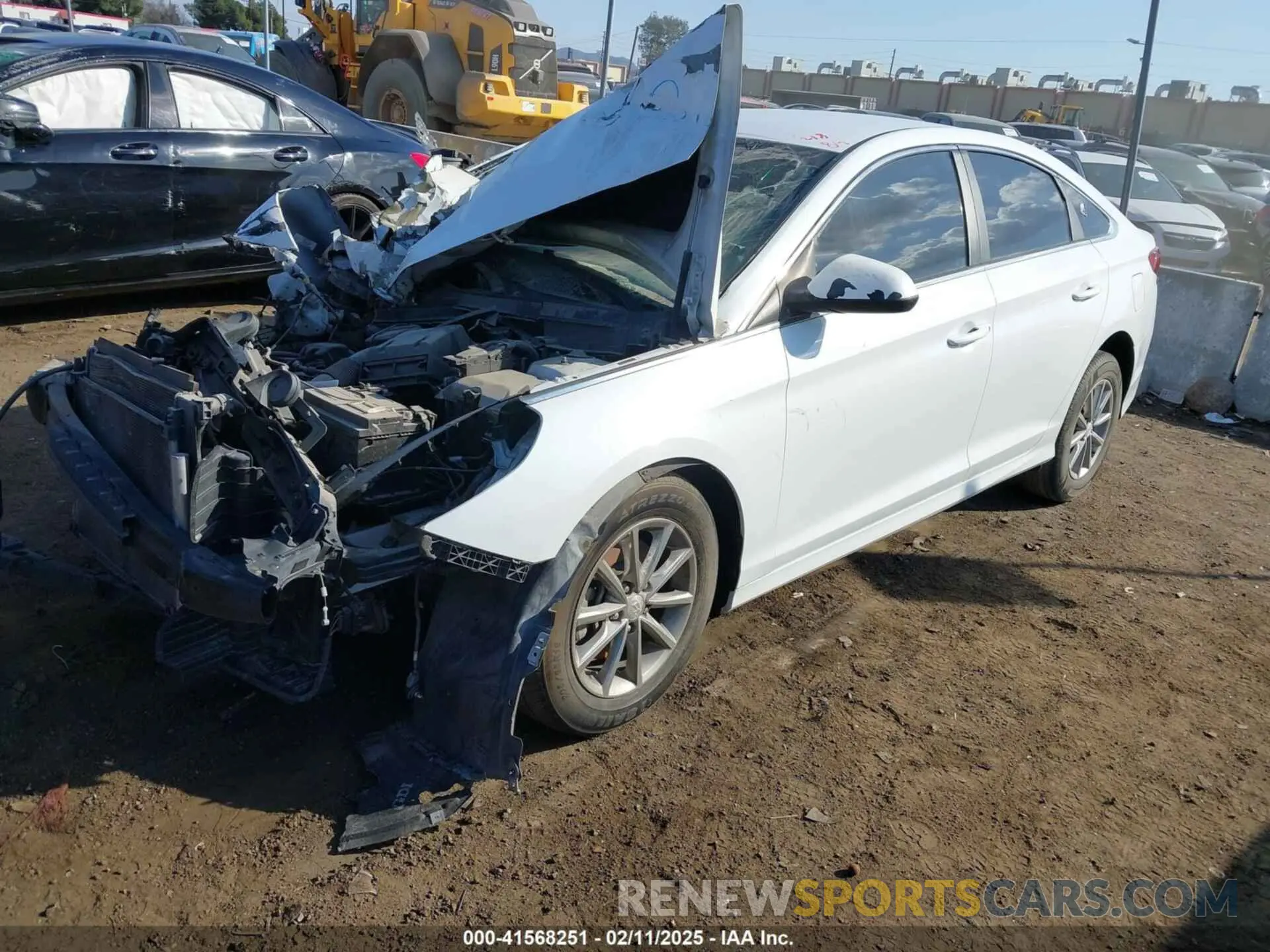 2 Photograph of a damaged car 5NPE24AF3KH738066 HYUNDAI SONATA 2019
