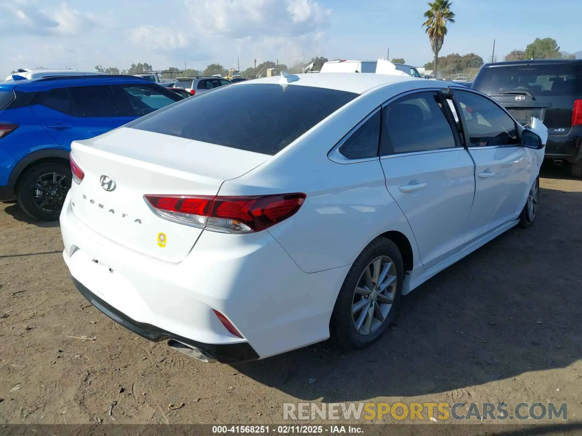 4 Photograph of a damaged car 5NPE24AF3KH738066 HYUNDAI SONATA 2019