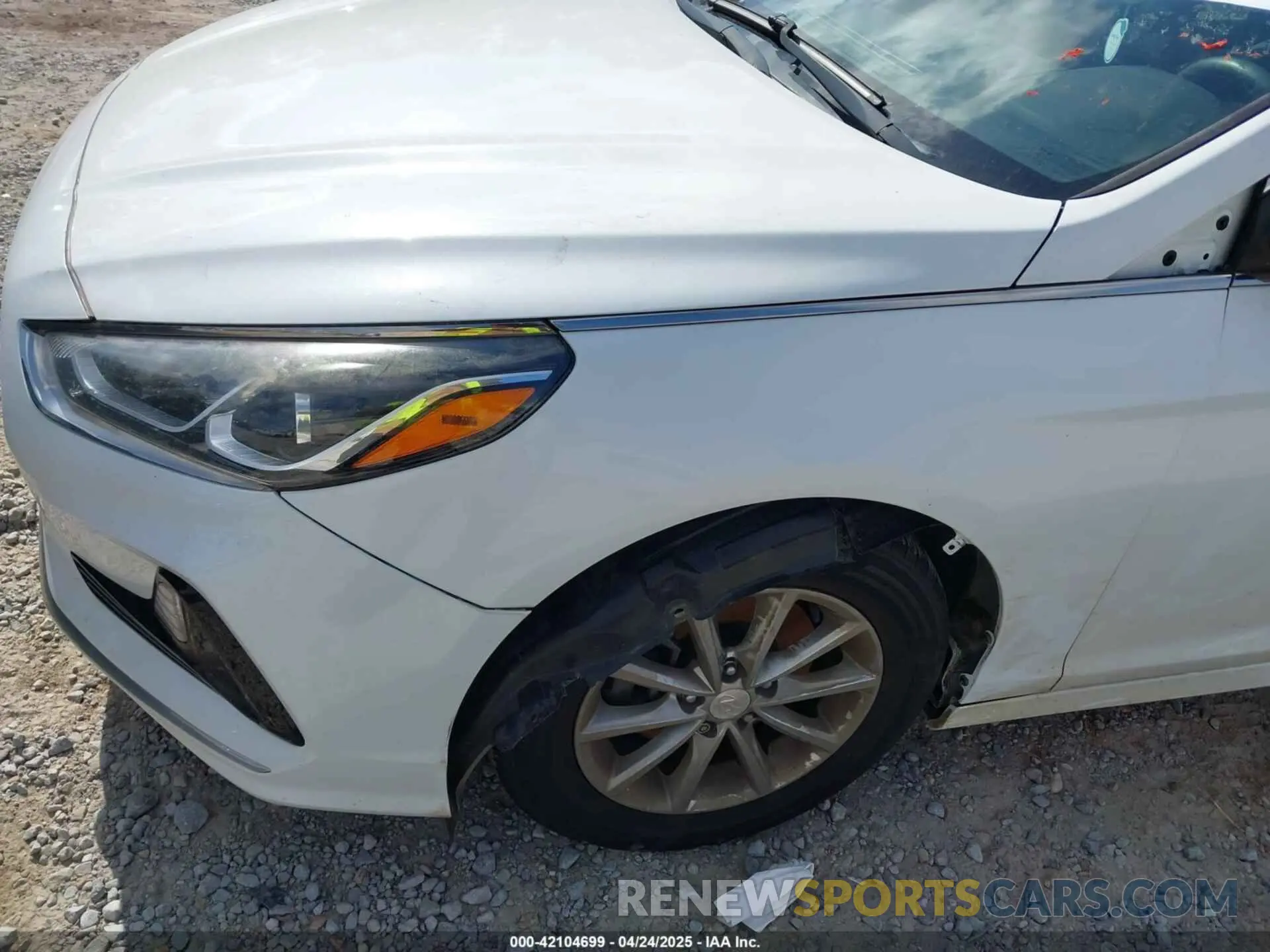6 Photograph of a damaged car 5NPE24AF3KH740710 HYUNDAI SONATA 2019