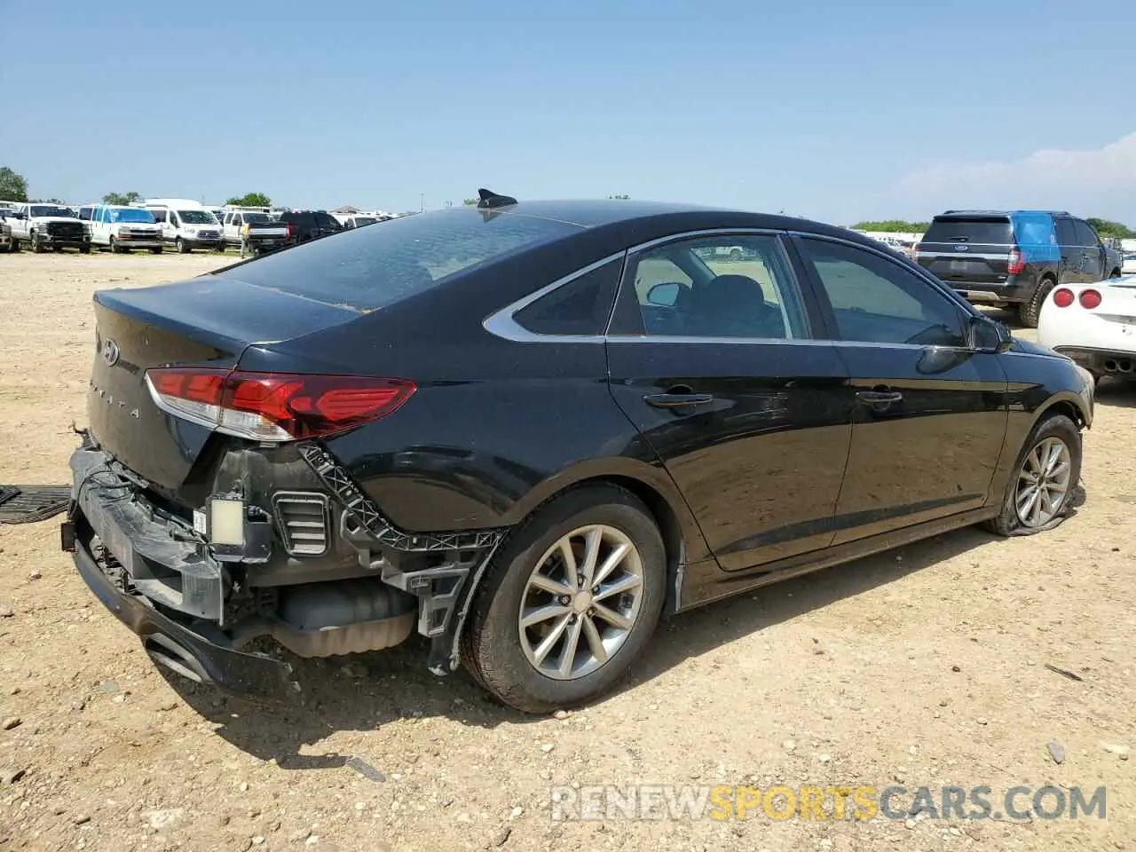 3 Photograph of a damaged car 5NPE24AF3KH741484 HYUNDAI SONATA 2019
