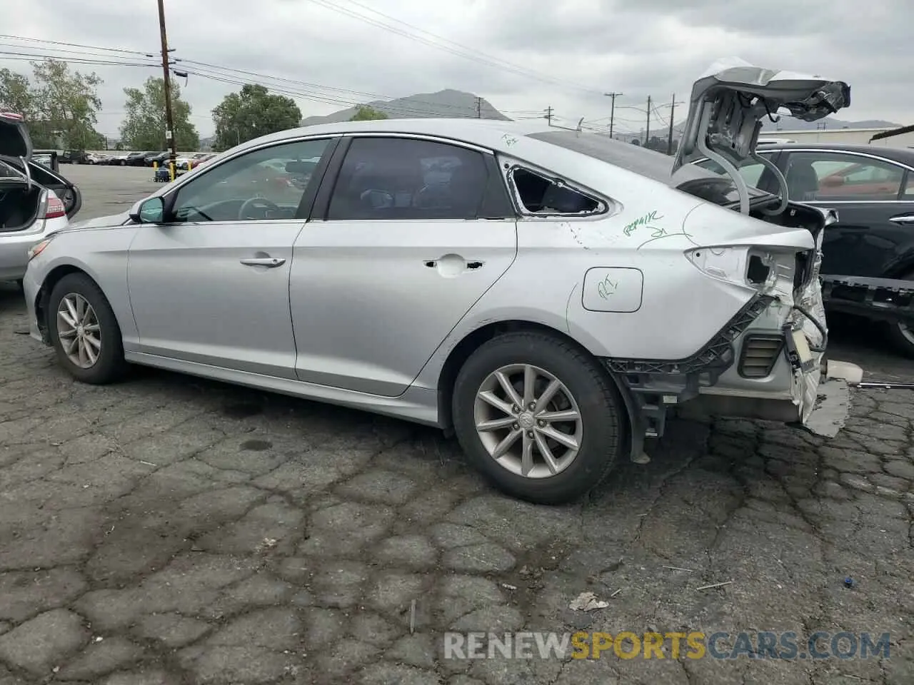 2 Photograph of a damaged car 5NPE24AF3KH752663 HYUNDAI SONATA 2019