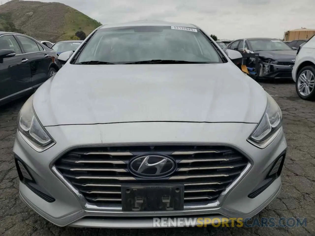 5 Photograph of a damaged car 5NPE24AF3KH752663 HYUNDAI SONATA 2019