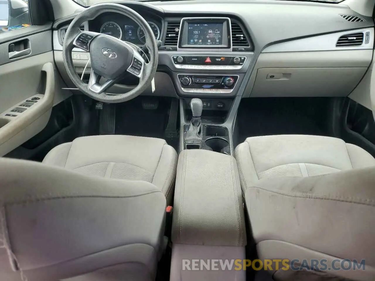 8 Photograph of a damaged car 5NPE24AF3KH752663 HYUNDAI SONATA 2019
