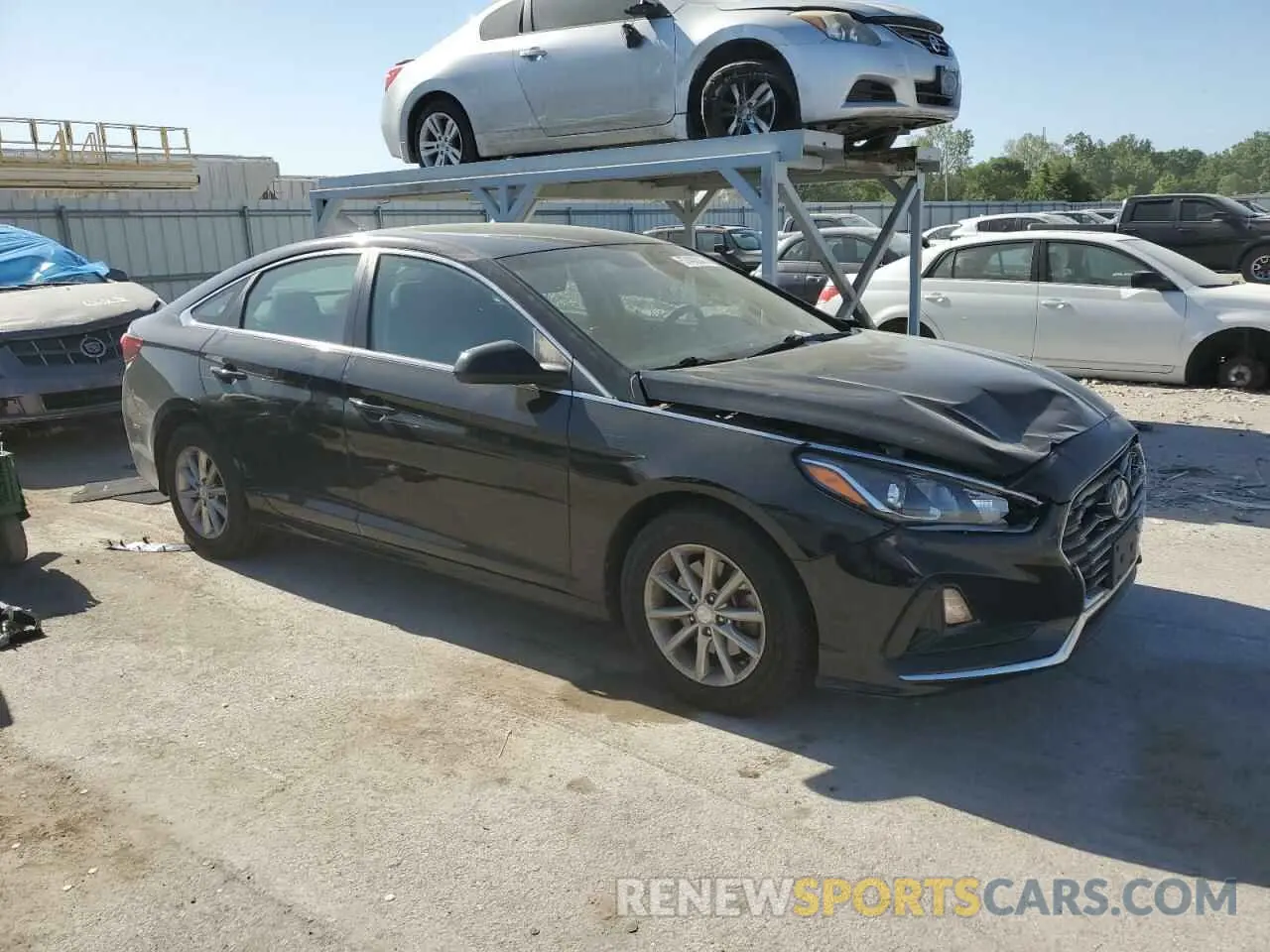 4 Photograph of a damaged car 5NPE24AF3KH755546 HYUNDAI SONATA 2019