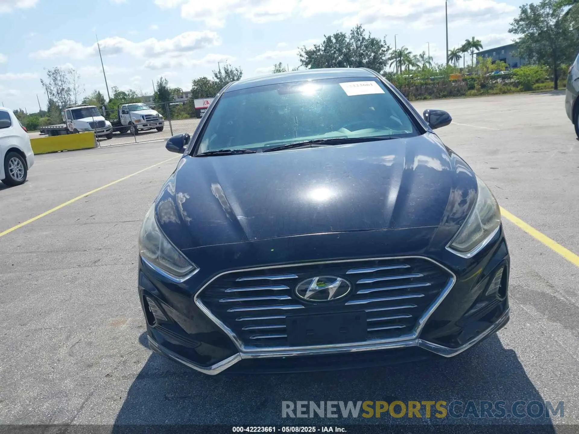 12 Photograph of a damaged car 5NPE24AF3KH759550 HYUNDAI SONATA 2019