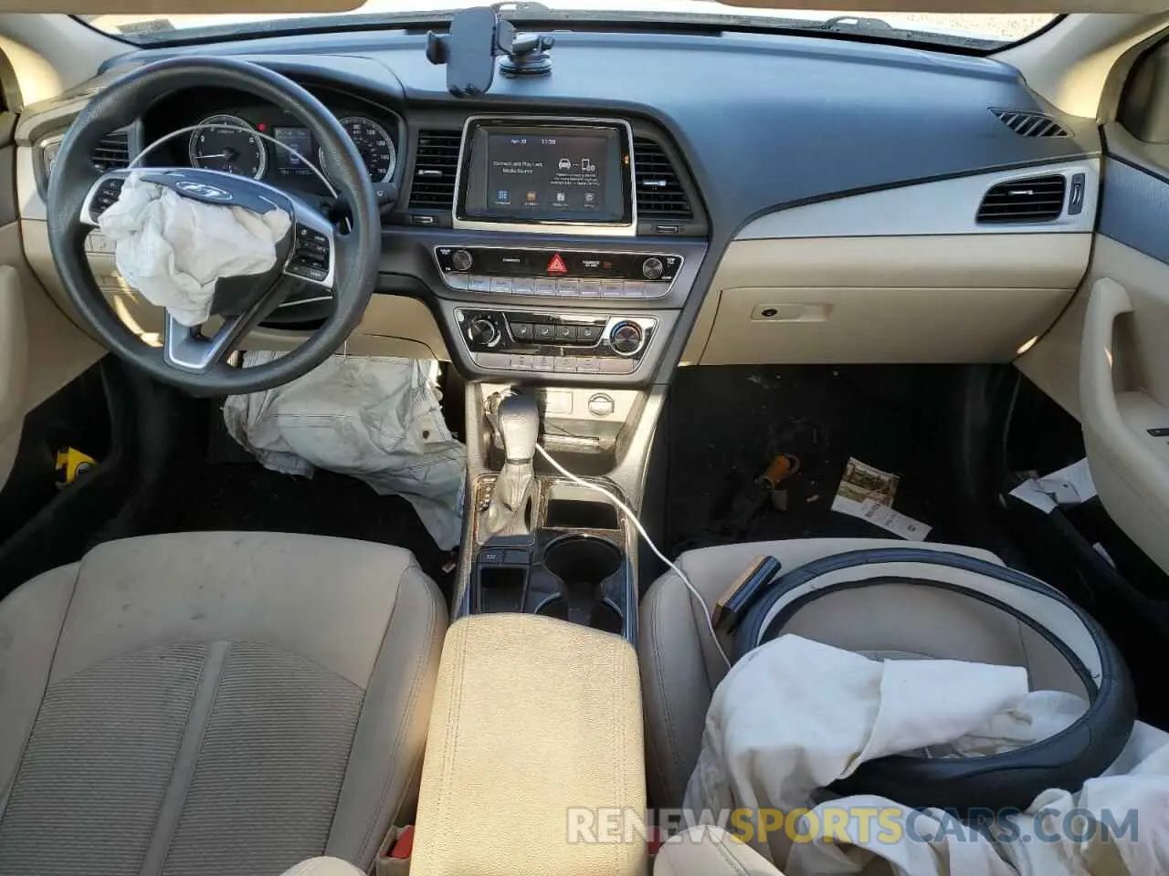 8 Photograph of a damaged car 5NPE24AF3KH761525 HYUNDAI SONATA 2019