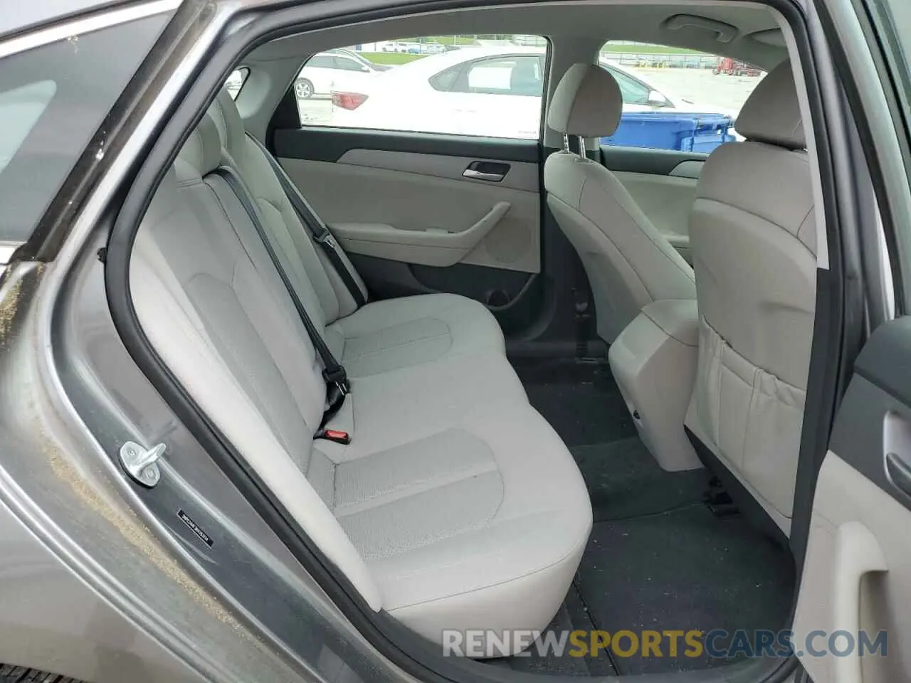 10 Photograph of a damaged car 5NPE24AF3KH763114 HYUNDAI SONATA 2019