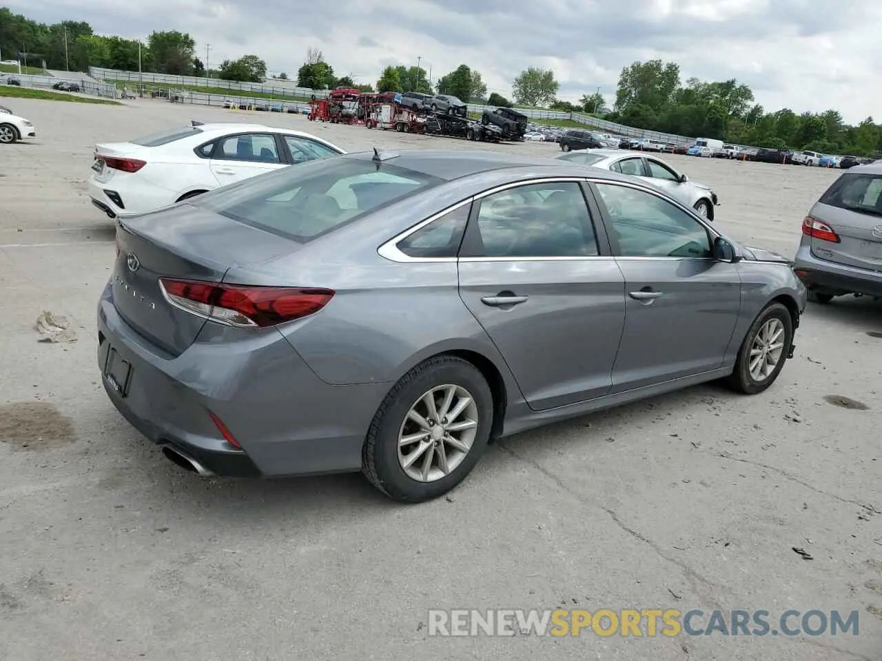 3 Photograph of a damaged car 5NPE24AF3KH763114 HYUNDAI SONATA 2019