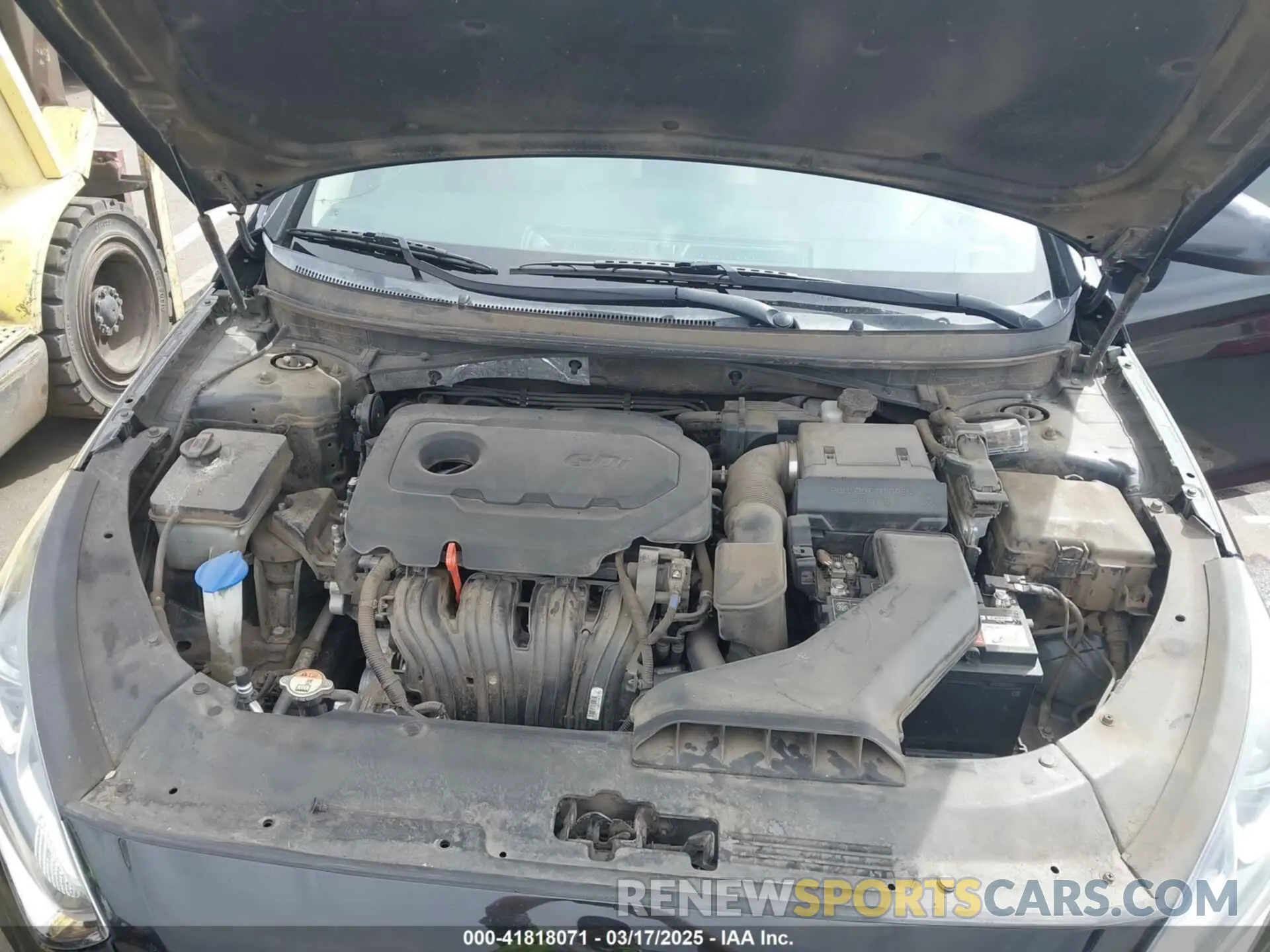 10 Photograph of a damaged car 5NPE24AF3KH765235 HYUNDAI SONATA 2019