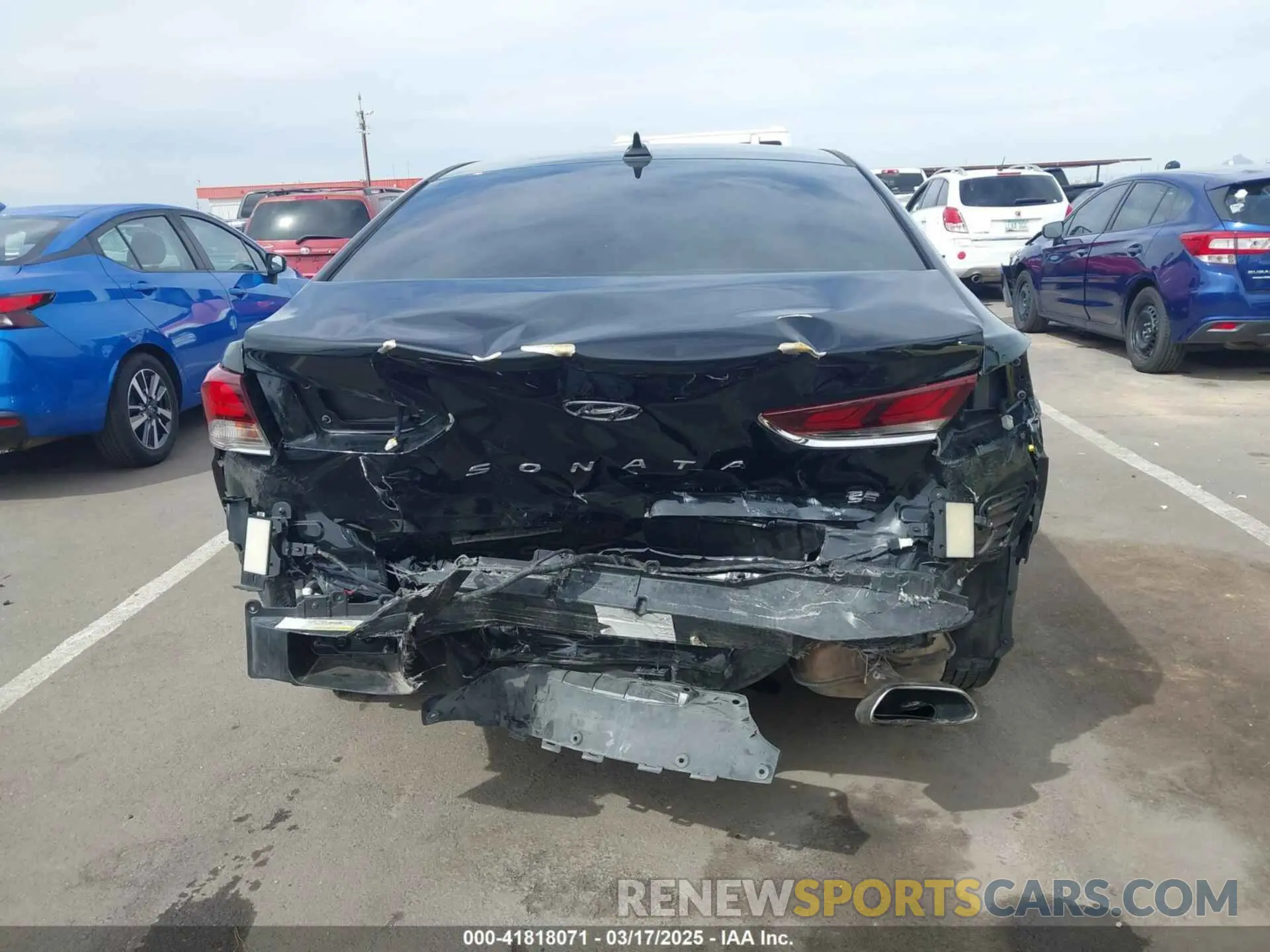 17 Photograph of a damaged car 5NPE24AF3KH765235 HYUNDAI SONATA 2019