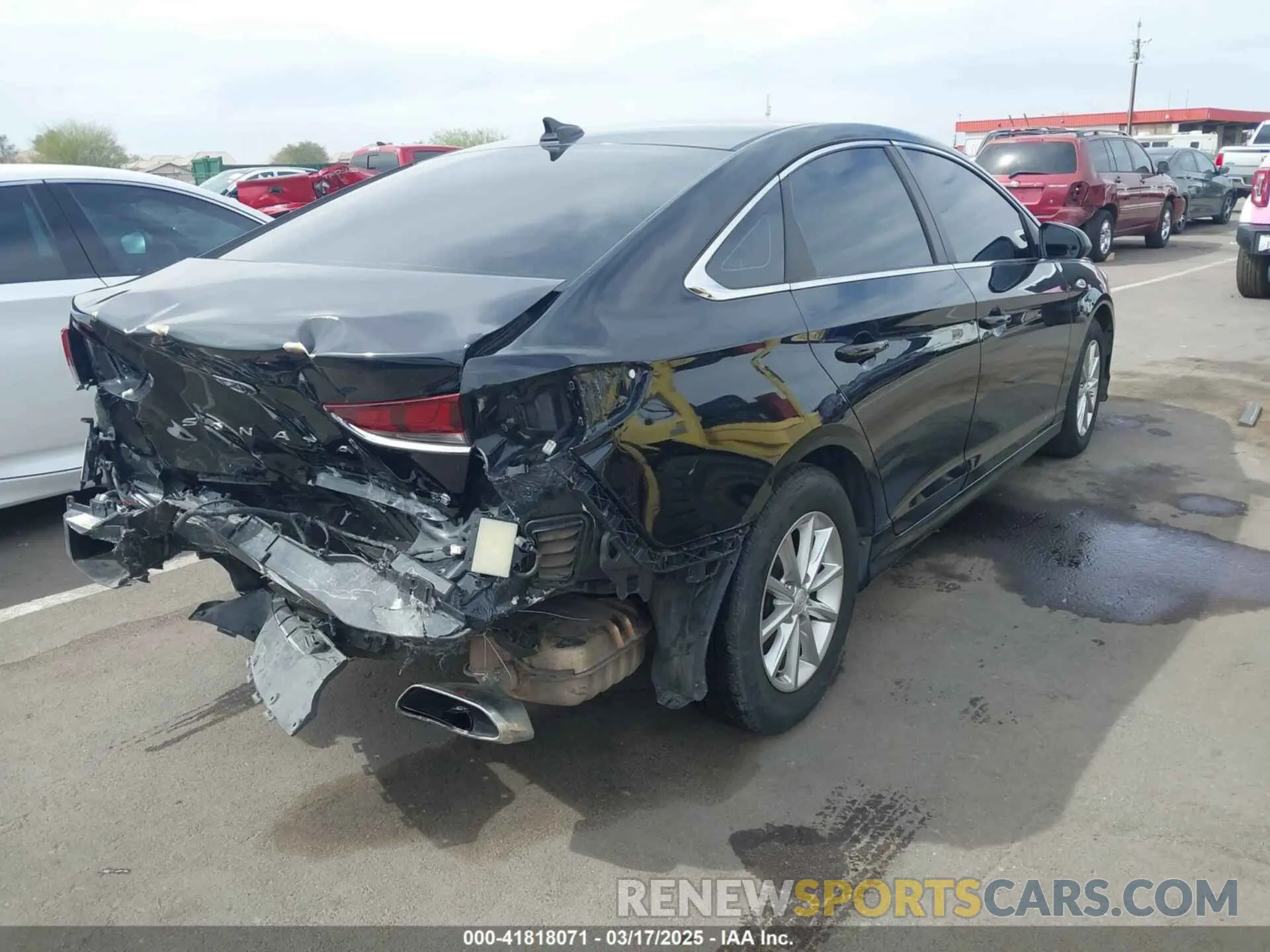 4 Photograph of a damaged car 5NPE24AF3KH765235 HYUNDAI SONATA 2019