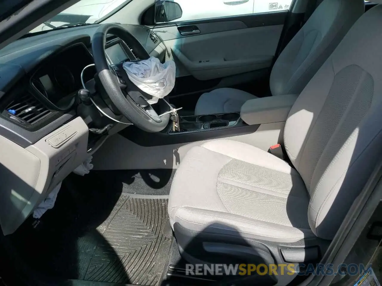 7 Photograph of a damaged car 5NPE24AF3KH769270 HYUNDAI SONATA 2019