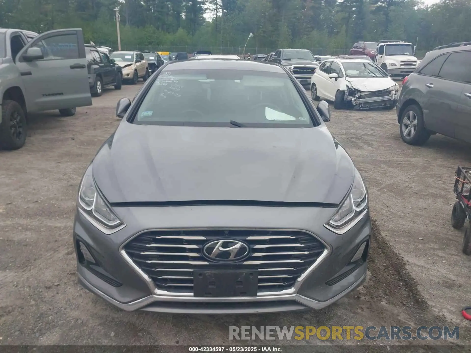 13 Photograph of a damaged car 5NPE24AF3KH778275 HYUNDAI SONATA 2019