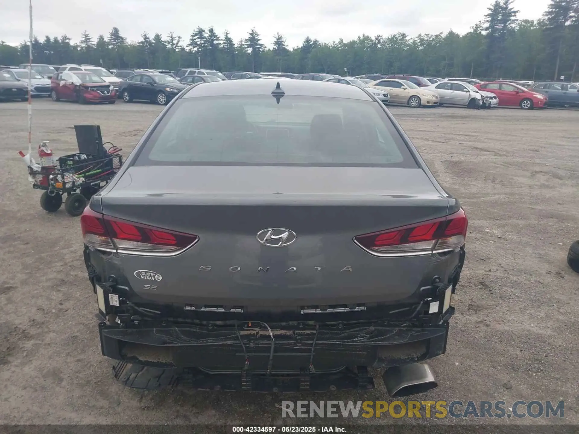 17 Photograph of a damaged car 5NPE24AF3KH778275 HYUNDAI SONATA 2019