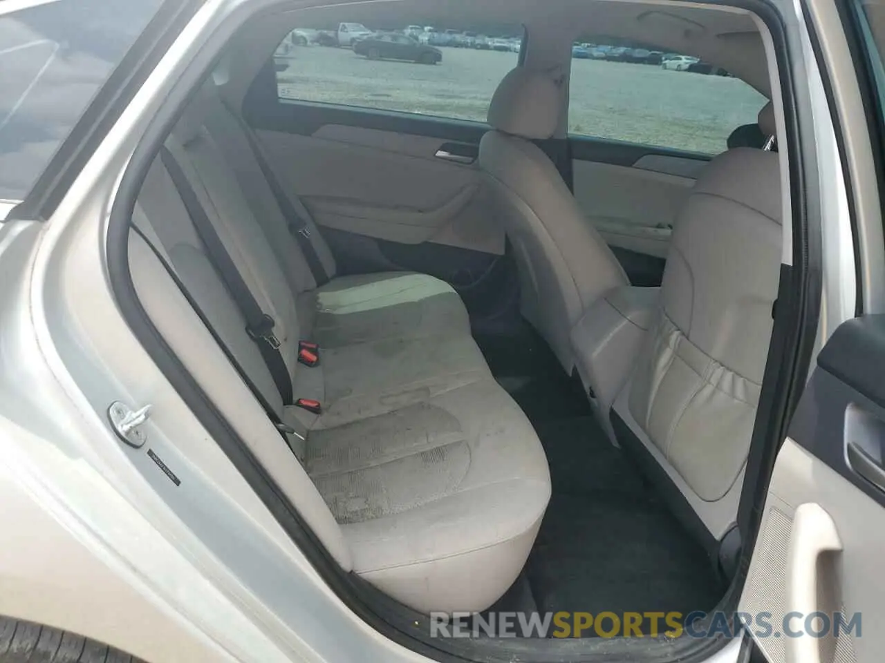 10 Photograph of a damaged car 5NPE24AF3KH784190 HYUNDAI SONATA 2019