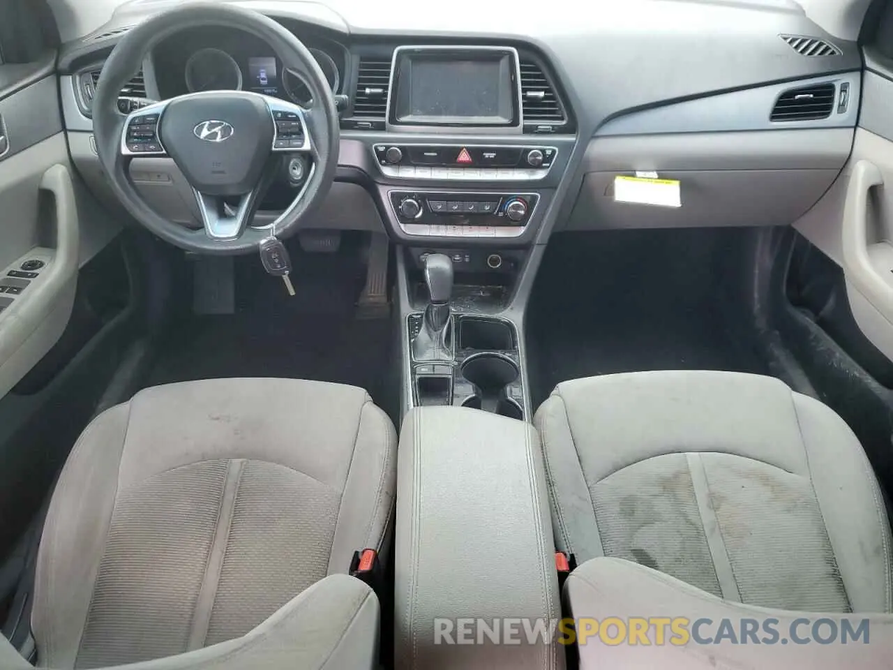 8 Photograph of a damaged car 5NPE24AF3KH784190 HYUNDAI SONATA 2019