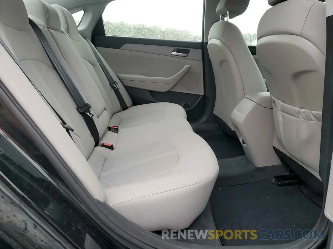10 Photograph of a damaged car 5NPE24AF3KH786344 HYUNDAI SONATA 2019