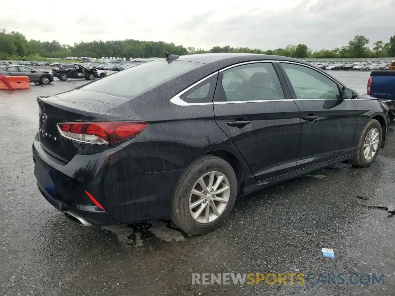 3 Photograph of a damaged car 5NPE24AF3KH786344 HYUNDAI SONATA 2019