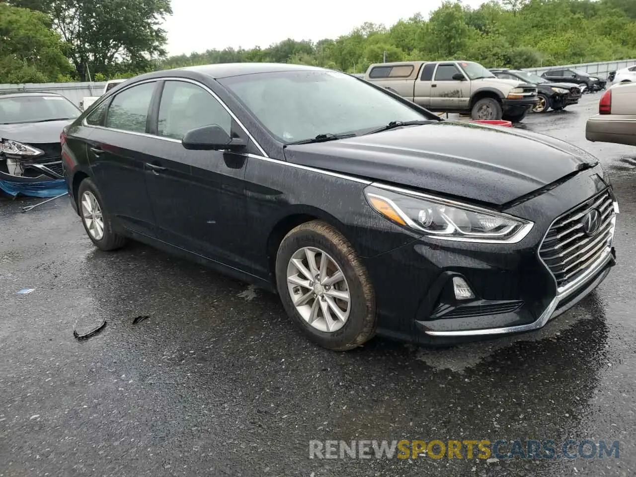 4 Photograph of a damaged car 5NPE24AF3KH786344 HYUNDAI SONATA 2019