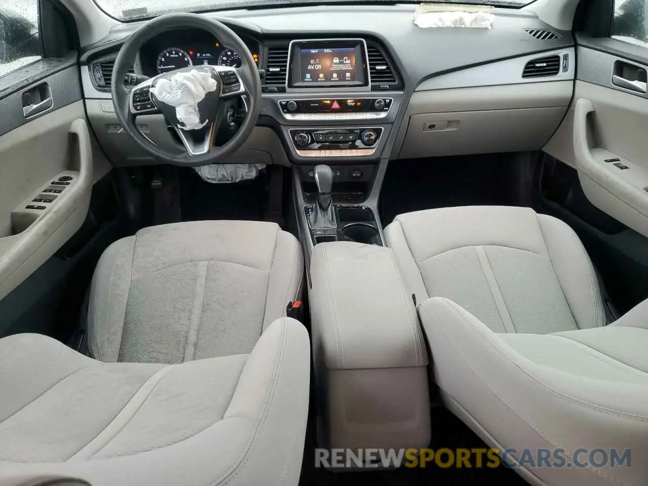 8 Photograph of a damaged car 5NPE24AF3KH786344 HYUNDAI SONATA 2019