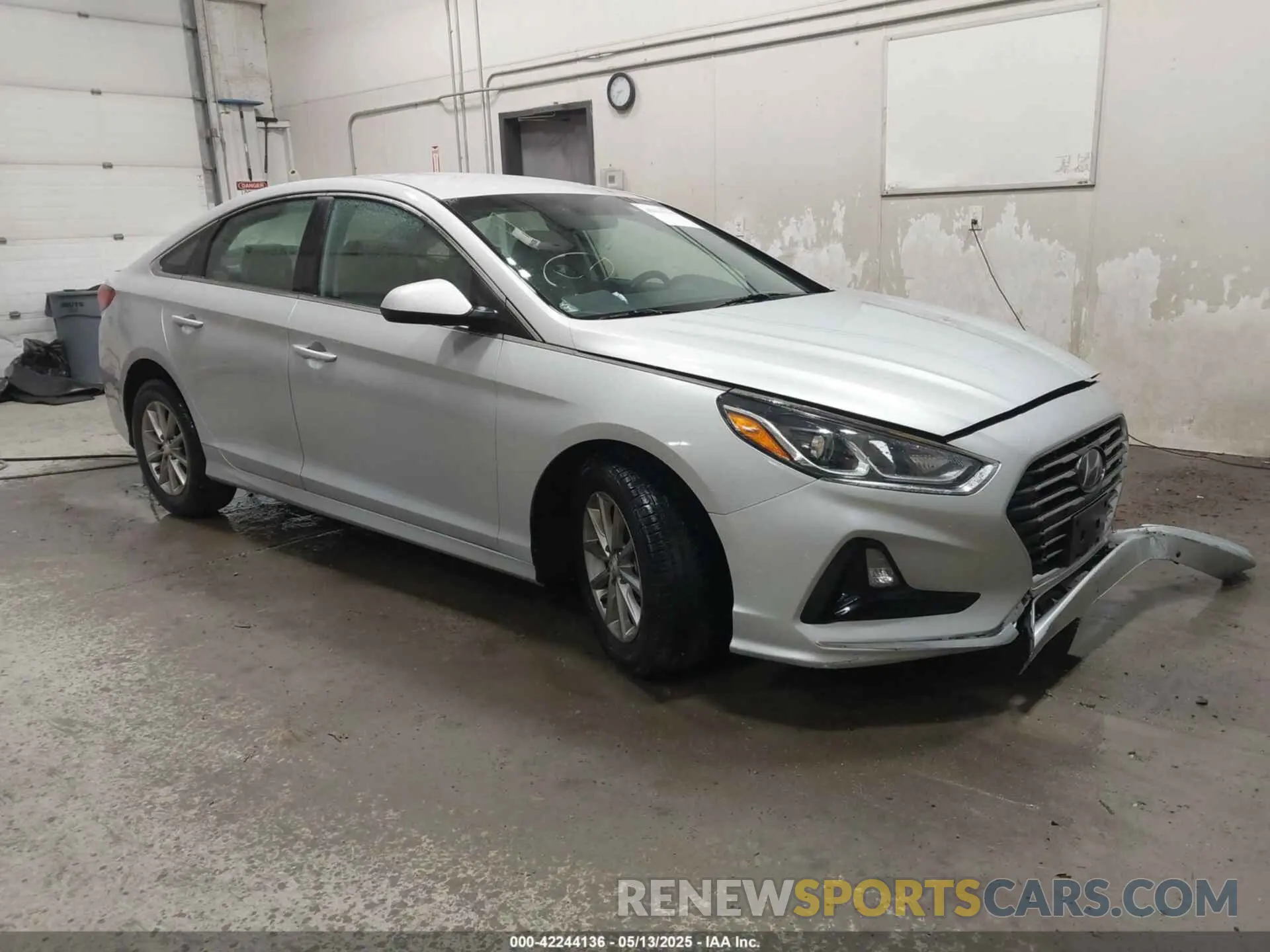 1 Photograph of a damaged car 5NPE24AF3KH787686 HYUNDAI SONATA 2019
