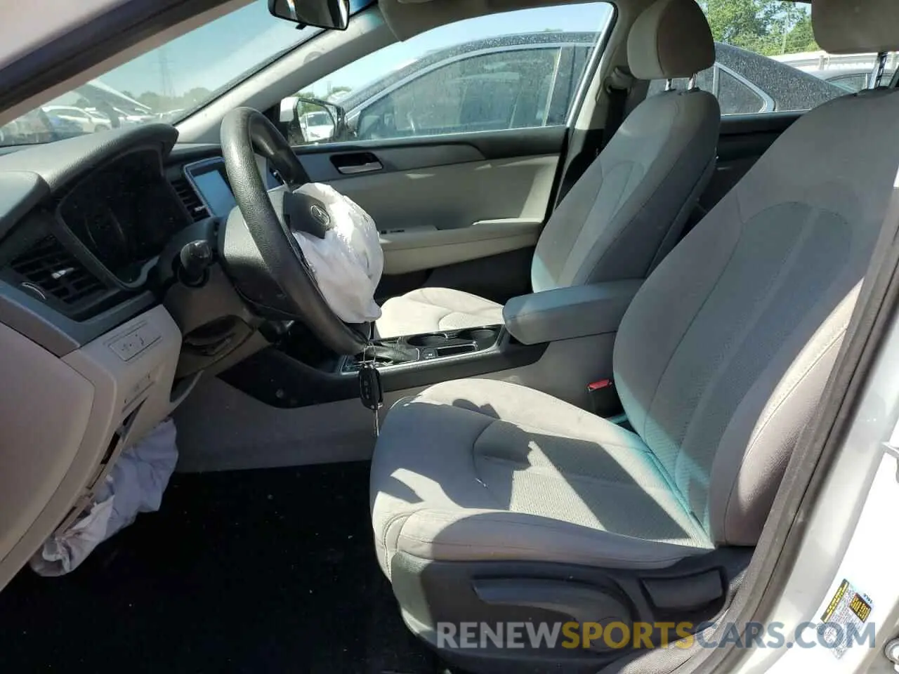 7 Photograph of a damaged car 5NPE24AF3KH789776 HYUNDAI SONATA 2019