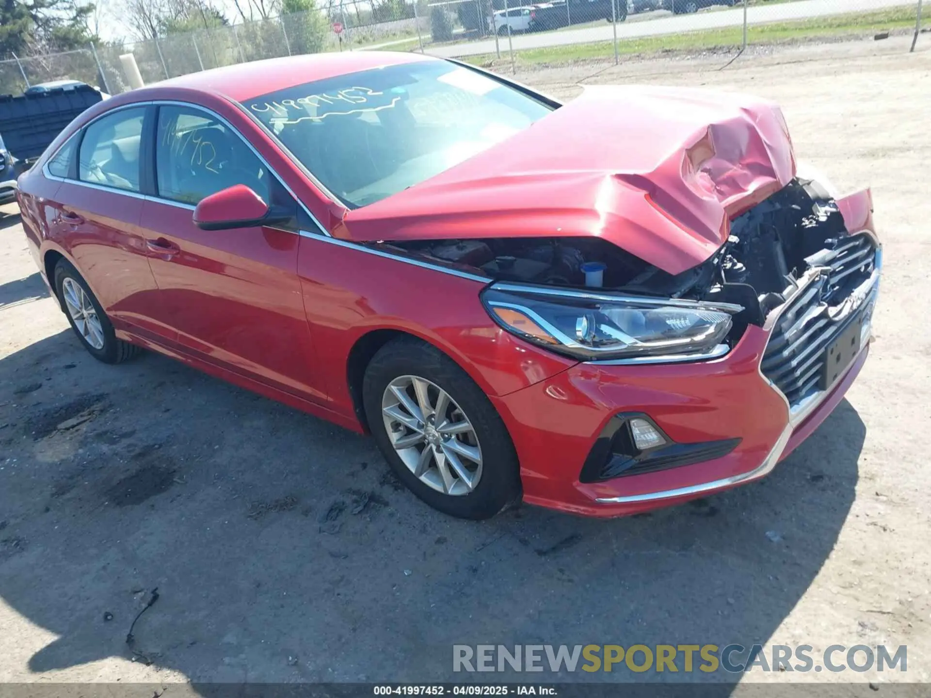 1 Photograph of a damaged car 5NPE24AF3KH790250 HYUNDAI SONATA 2019