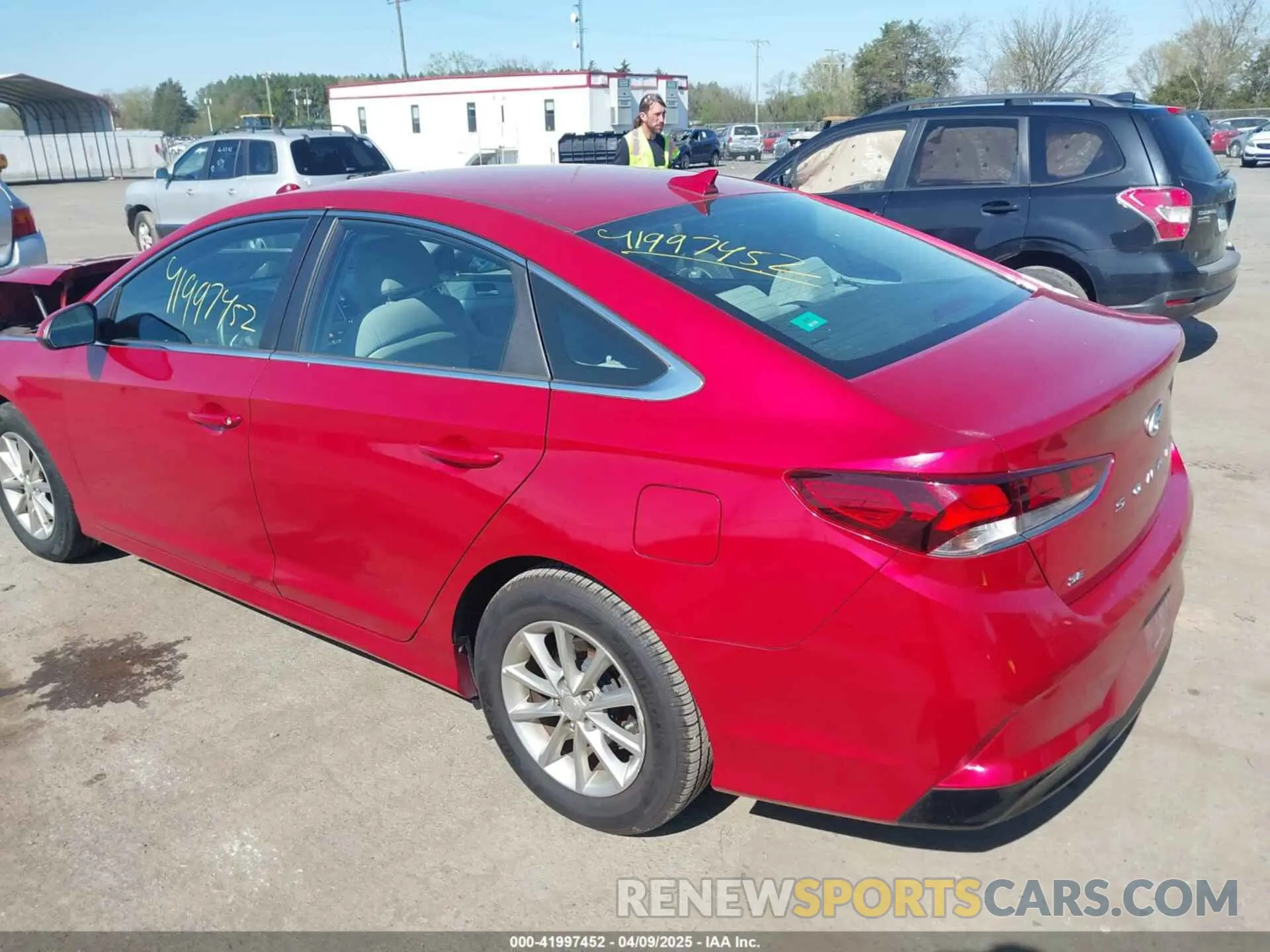 3 Photograph of a damaged car 5NPE24AF3KH790250 HYUNDAI SONATA 2019