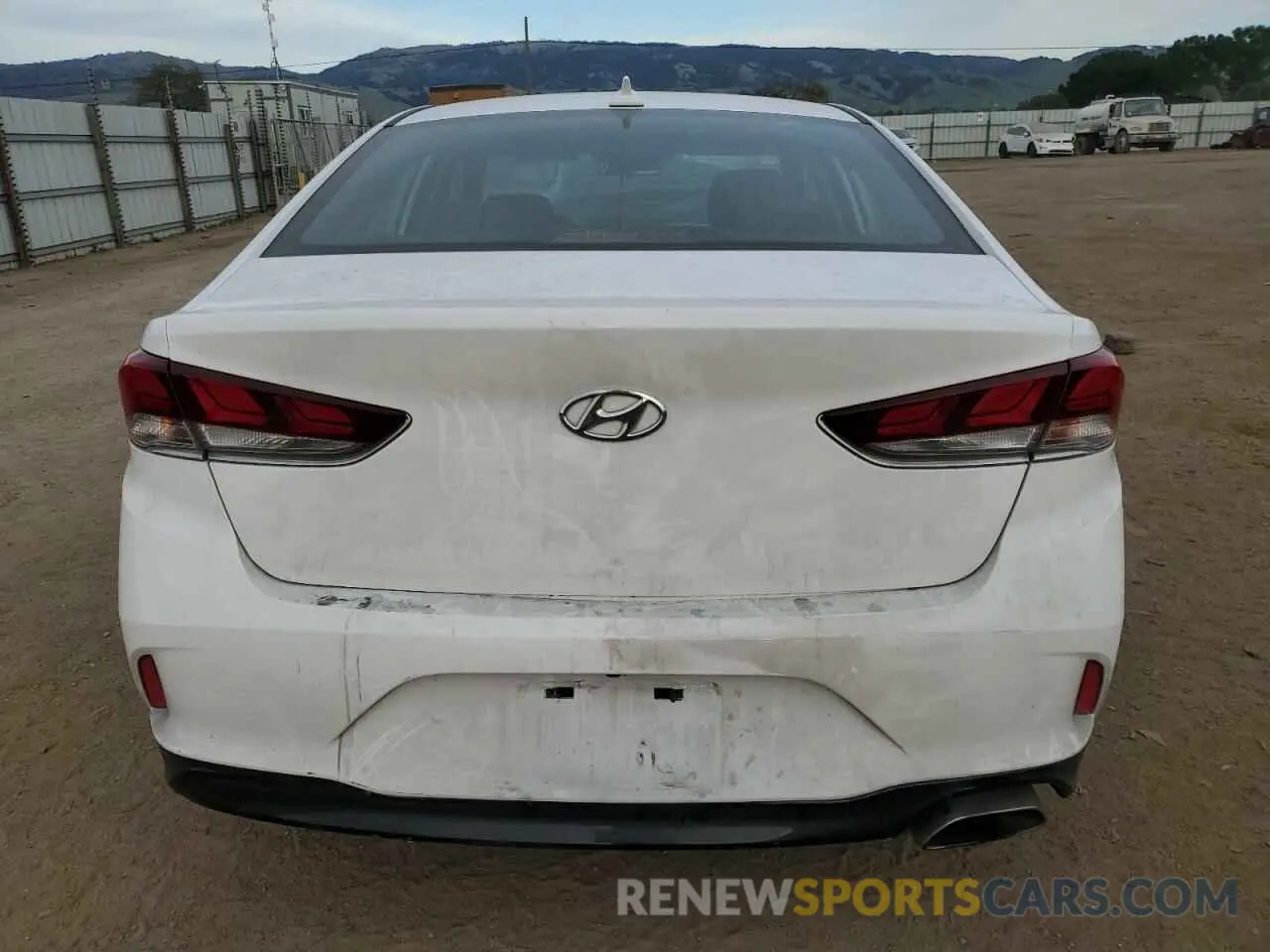 6 Photograph of a damaged car 5NPE24AF3KH792435 HYUNDAI SONATA 2019