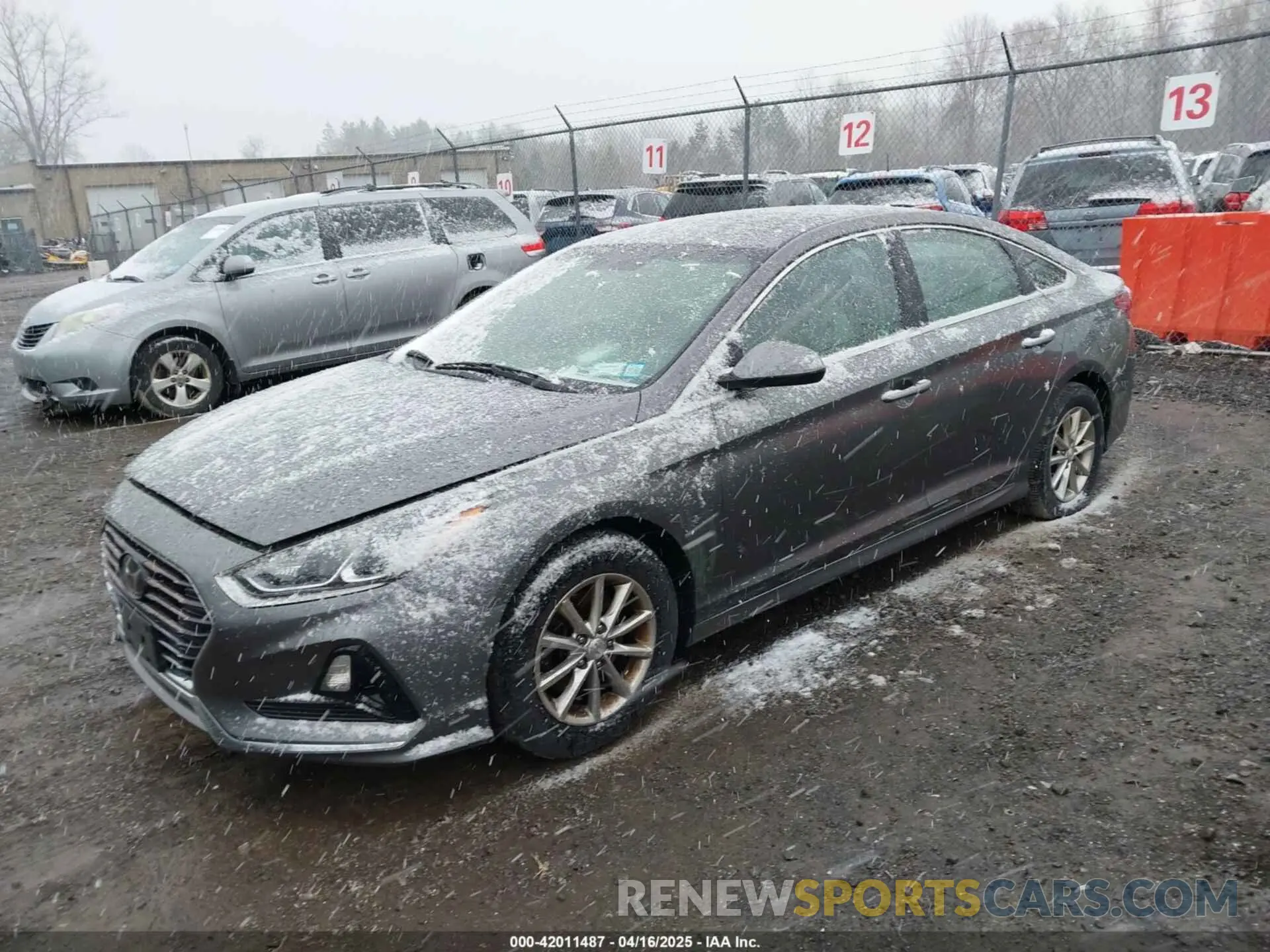2 Photograph of a damaged car 5NPE24AF3KH798980 HYUNDAI SONATA 2019