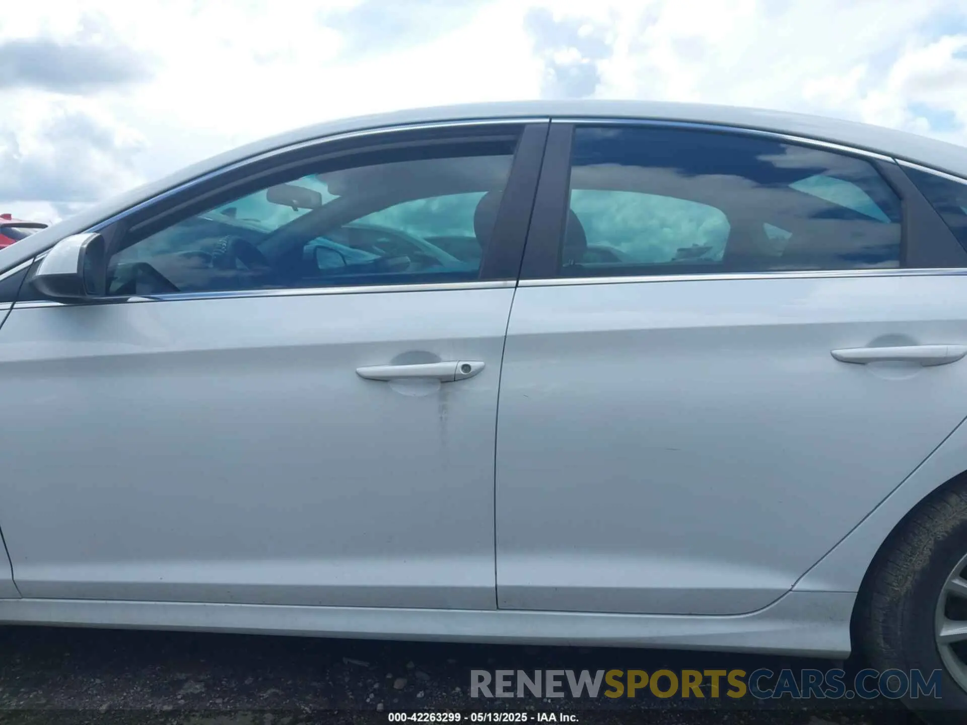 15 Photograph of a damaged car 5NPE24AF3KH803241 HYUNDAI SONATA 2019