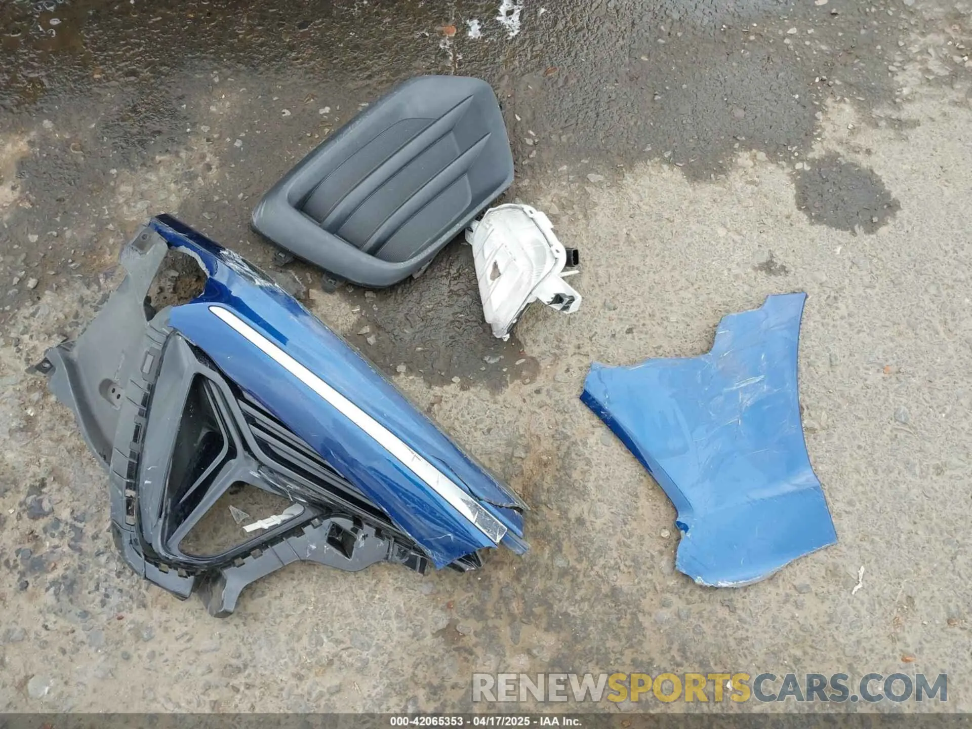 12 Photograph of a damaged car 5NPE24AF3KH810724 HYUNDAI SONATA 2019