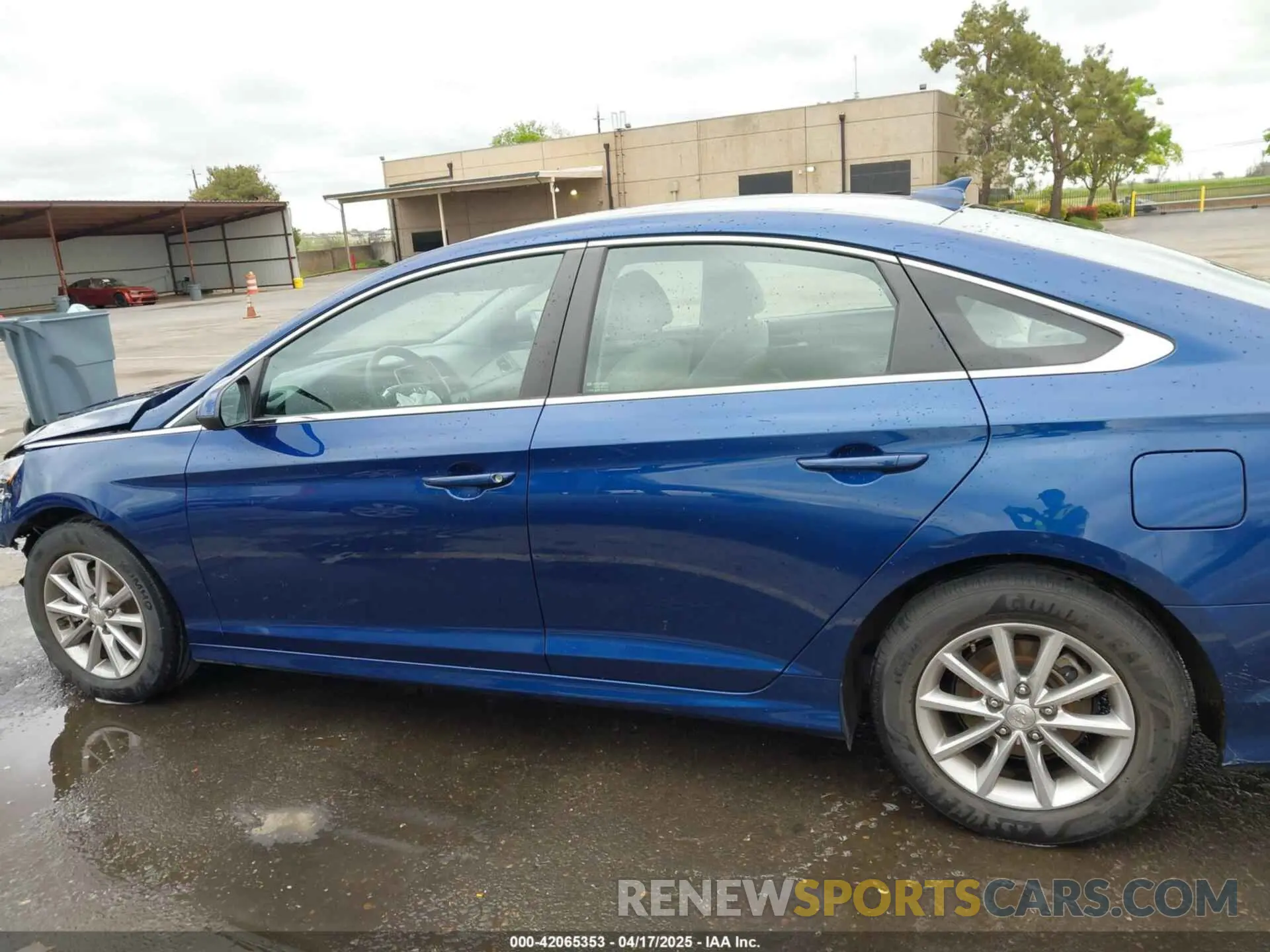 15 Photograph of a damaged car 5NPE24AF3KH810724 HYUNDAI SONATA 2019