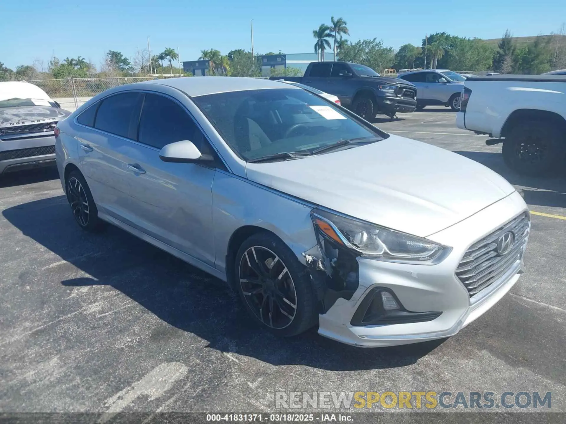 6 Photograph of a damaged car 5NPE24AF3KH810903 HYUNDAI SONATA 2019