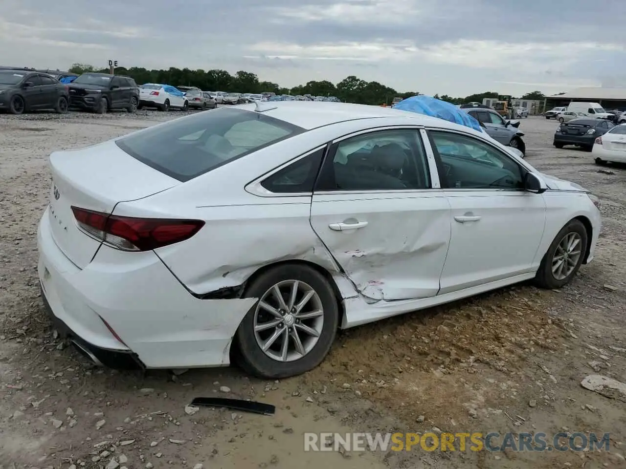 3 Photograph of a damaged car 5NPE24AF3KH812487 HYUNDAI SONATA 2019