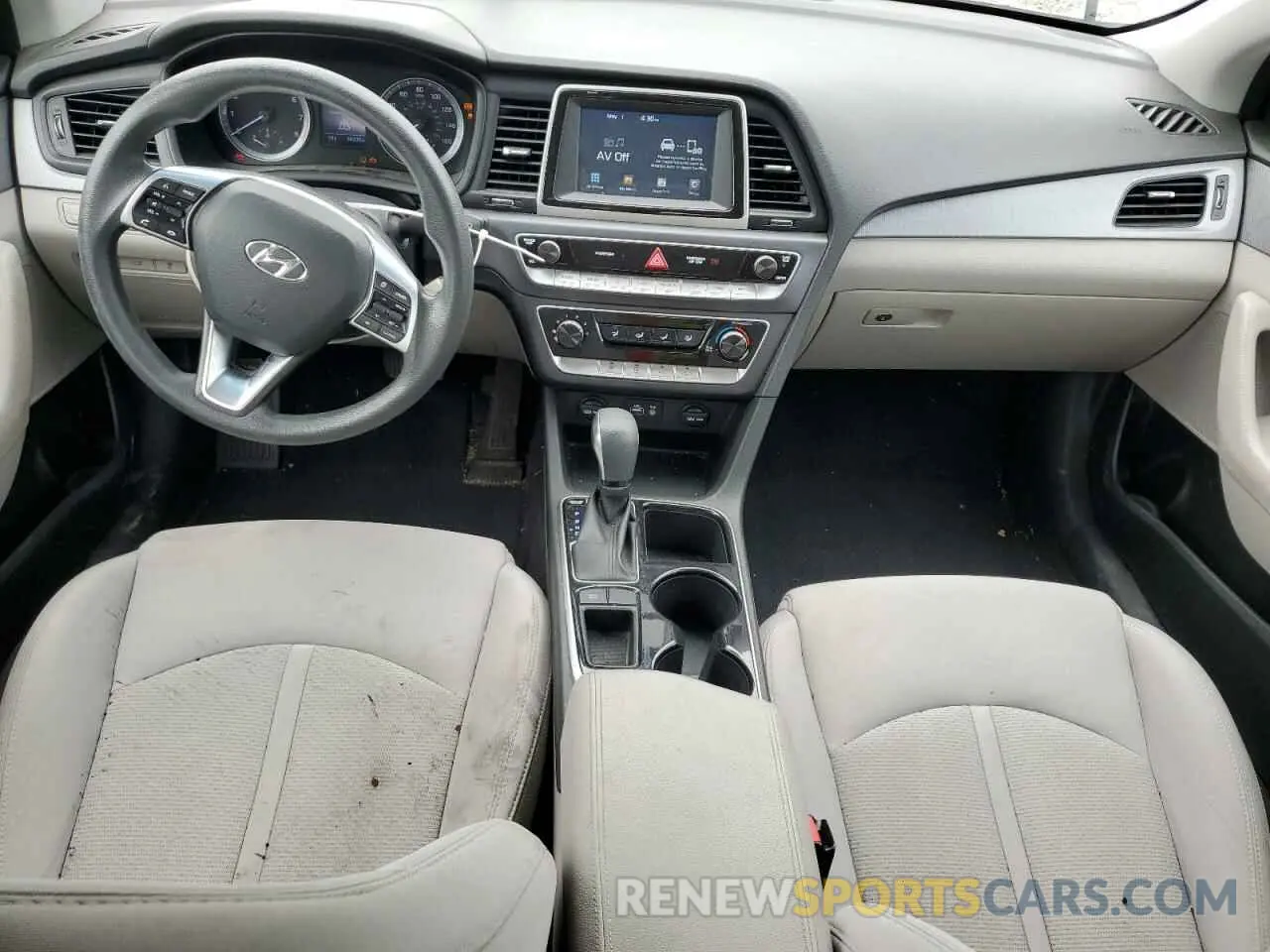 8 Photograph of a damaged car 5NPE24AF3KH812487 HYUNDAI SONATA 2019