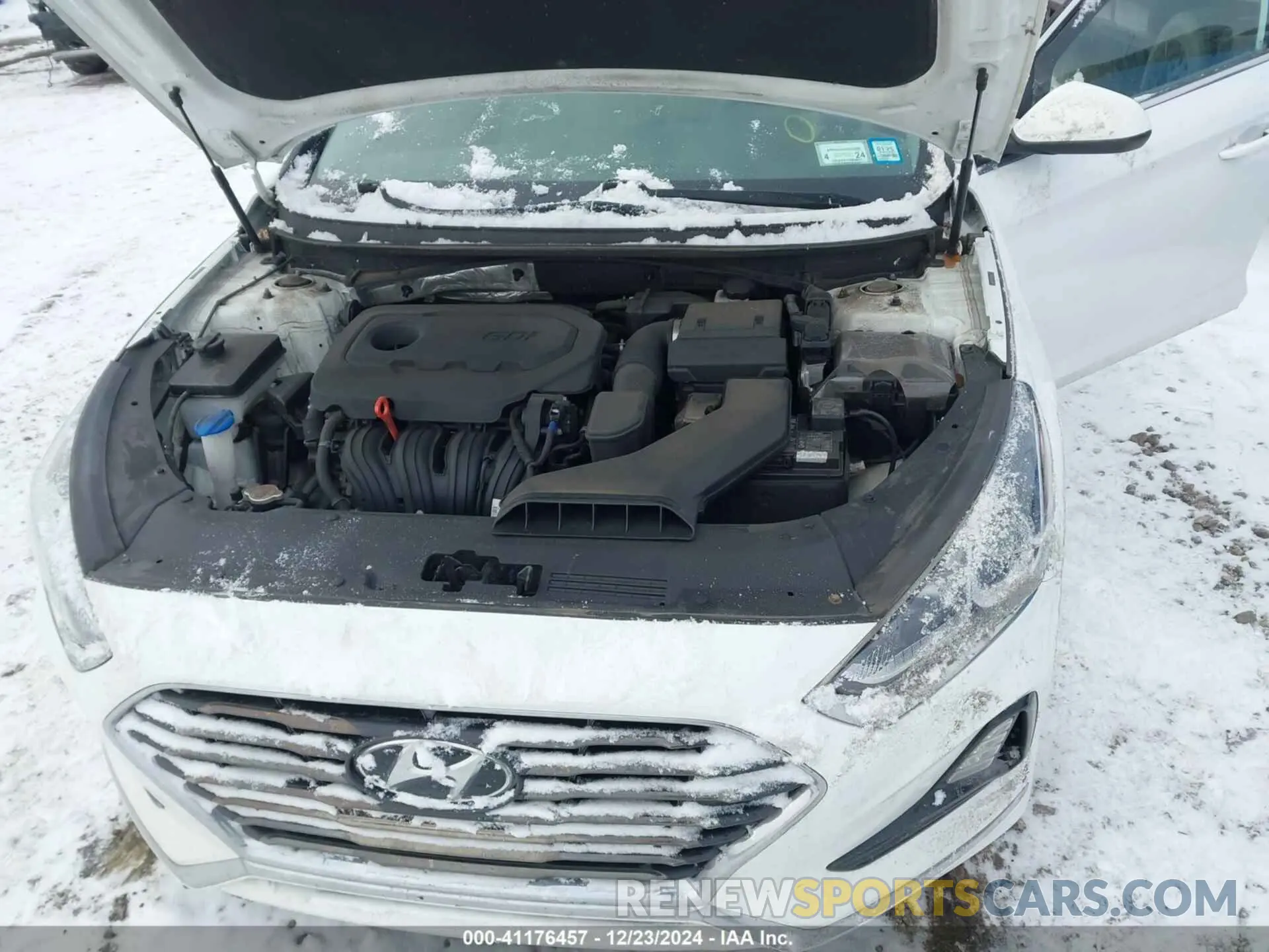 10 Photograph of a damaged car 5NPE24AF3KH813042 HYUNDAI SONATA 2019