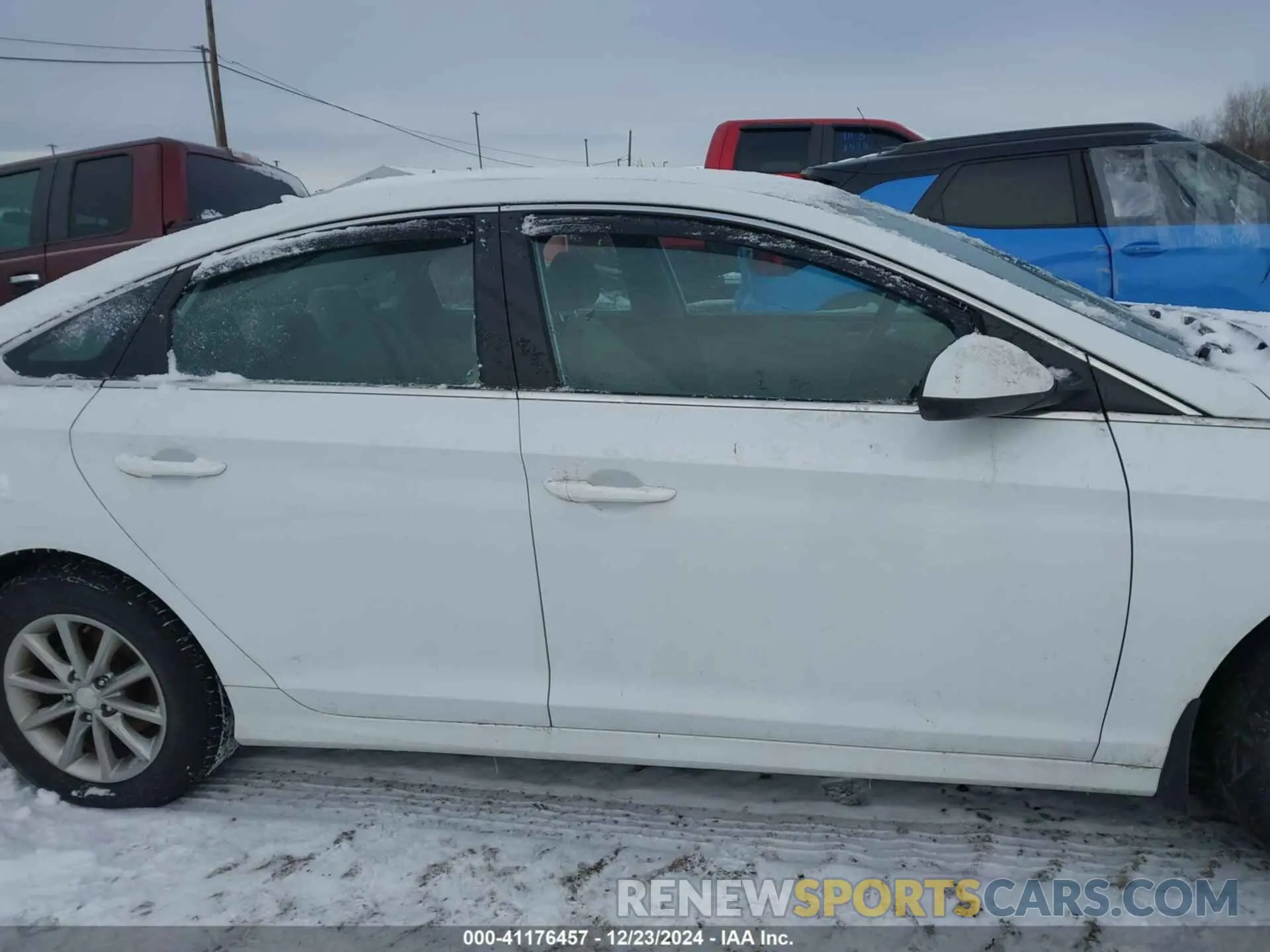 13 Photograph of a damaged car 5NPE24AF3KH813042 HYUNDAI SONATA 2019