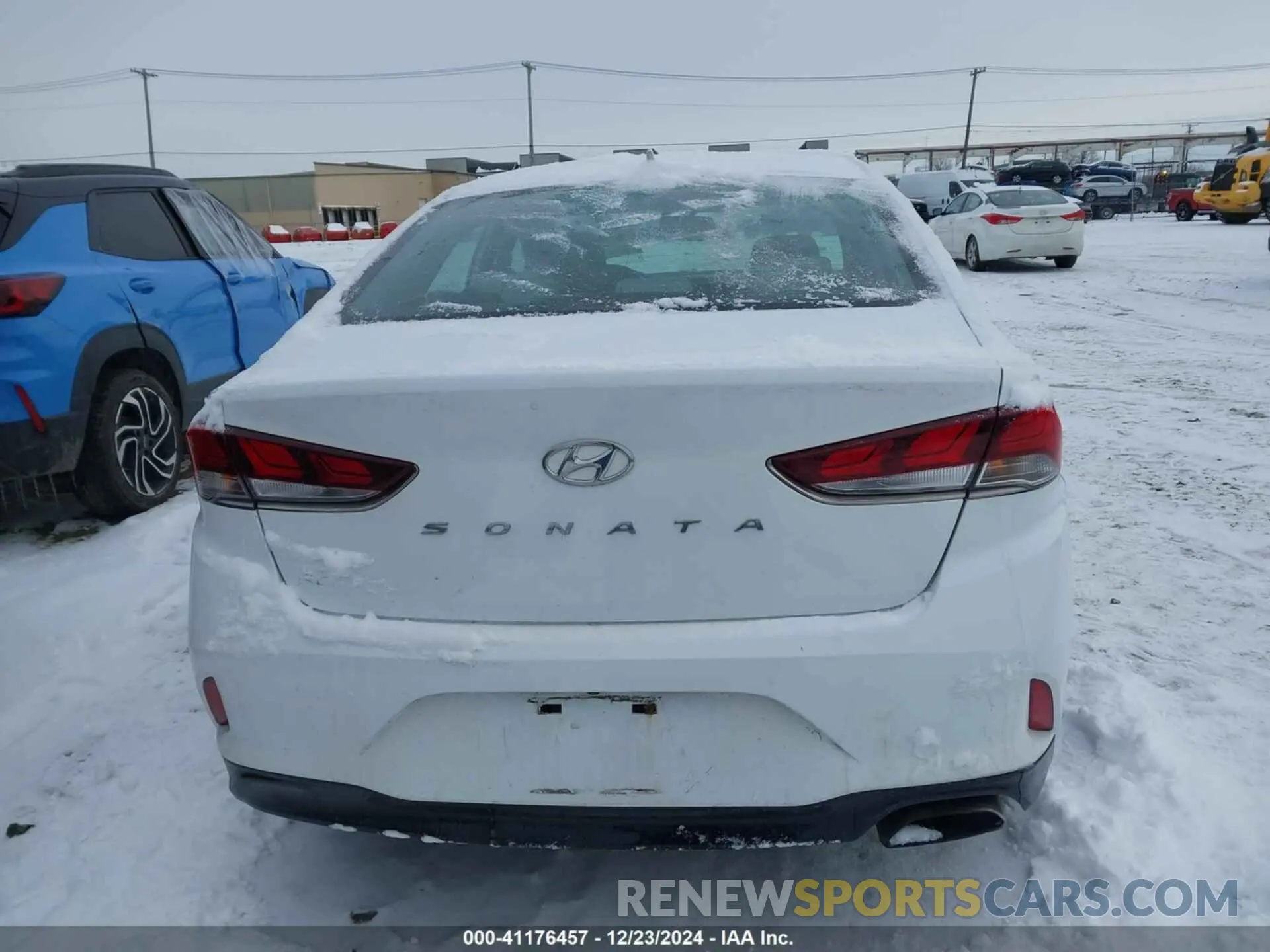 16 Photograph of a damaged car 5NPE24AF3KH813042 HYUNDAI SONATA 2019
