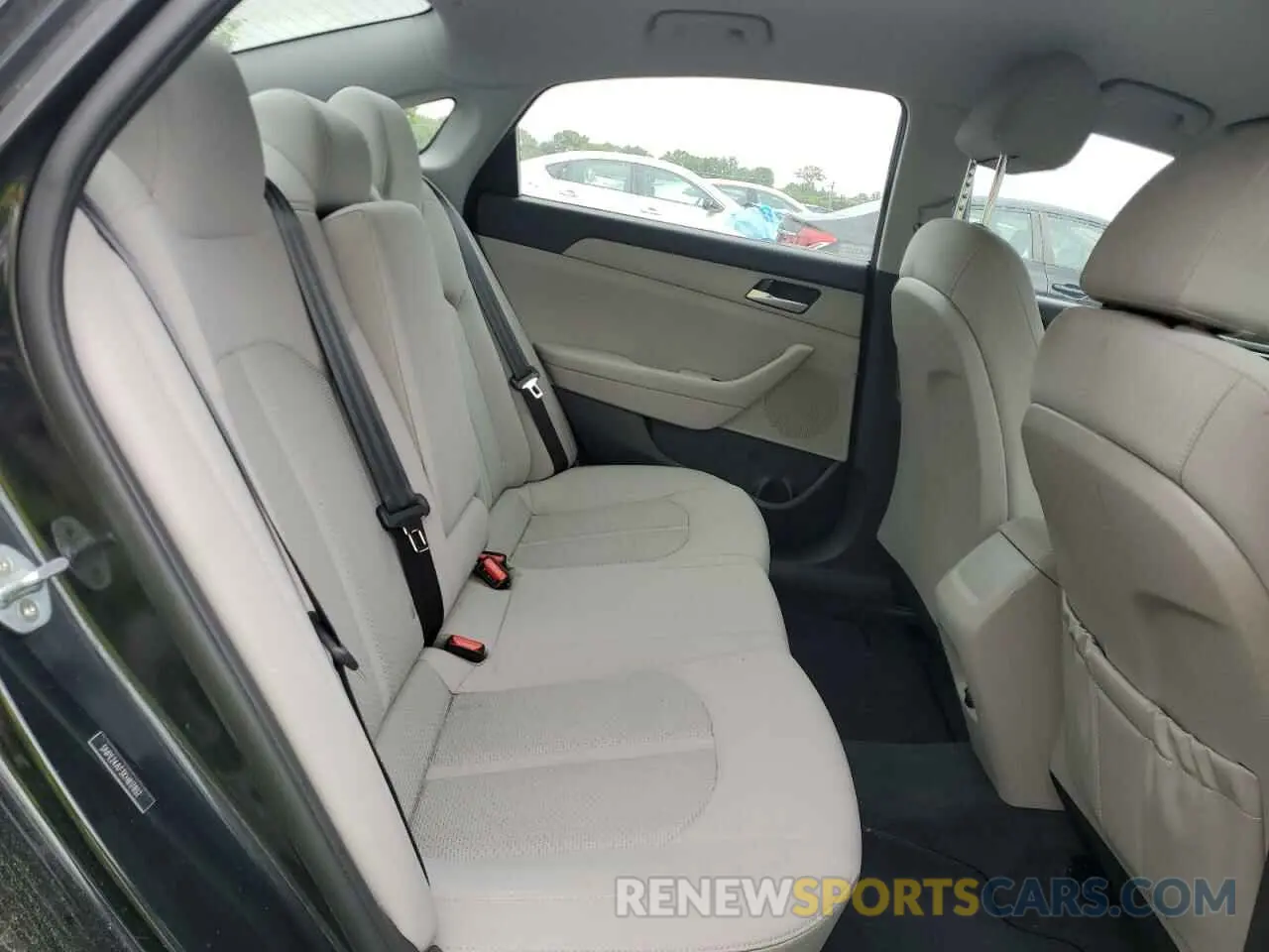 10 Photograph of a damaged car 5NPE24AF3KH817852 HYUNDAI SONATA 2019