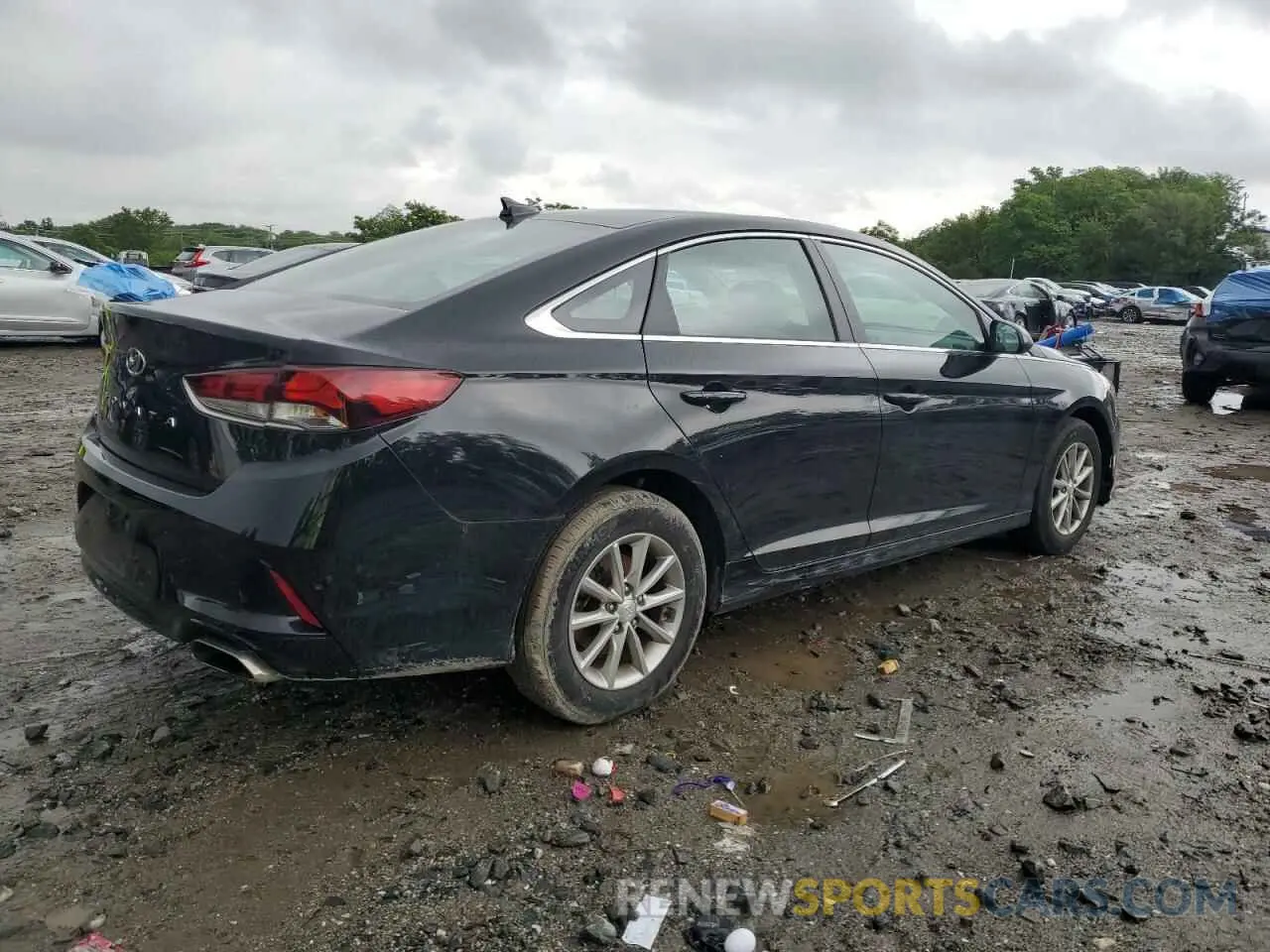 3 Photograph of a damaged car 5NPE24AF3KH817852 HYUNDAI SONATA 2019