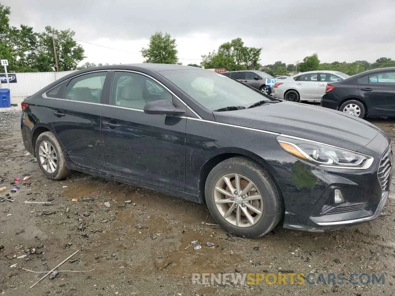 4 Photograph of a damaged car 5NPE24AF3KH817852 HYUNDAI SONATA 2019